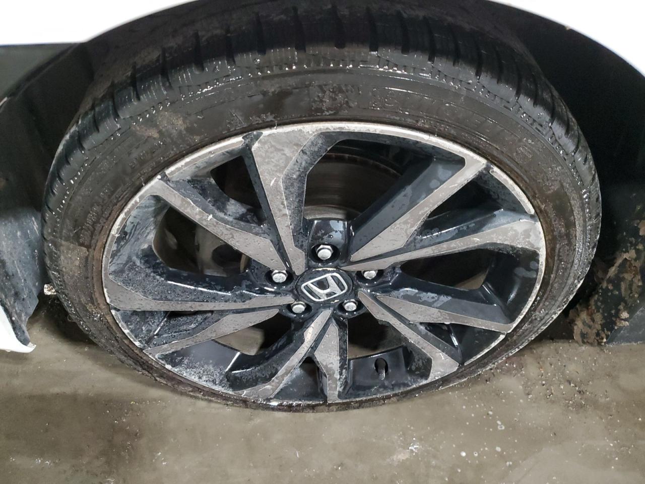 2019 Honda Civic Sport Белый vin: 2HGFC2F82KH536801 Damage: Left Front Wheel, Curb Rash, > 12 Inches