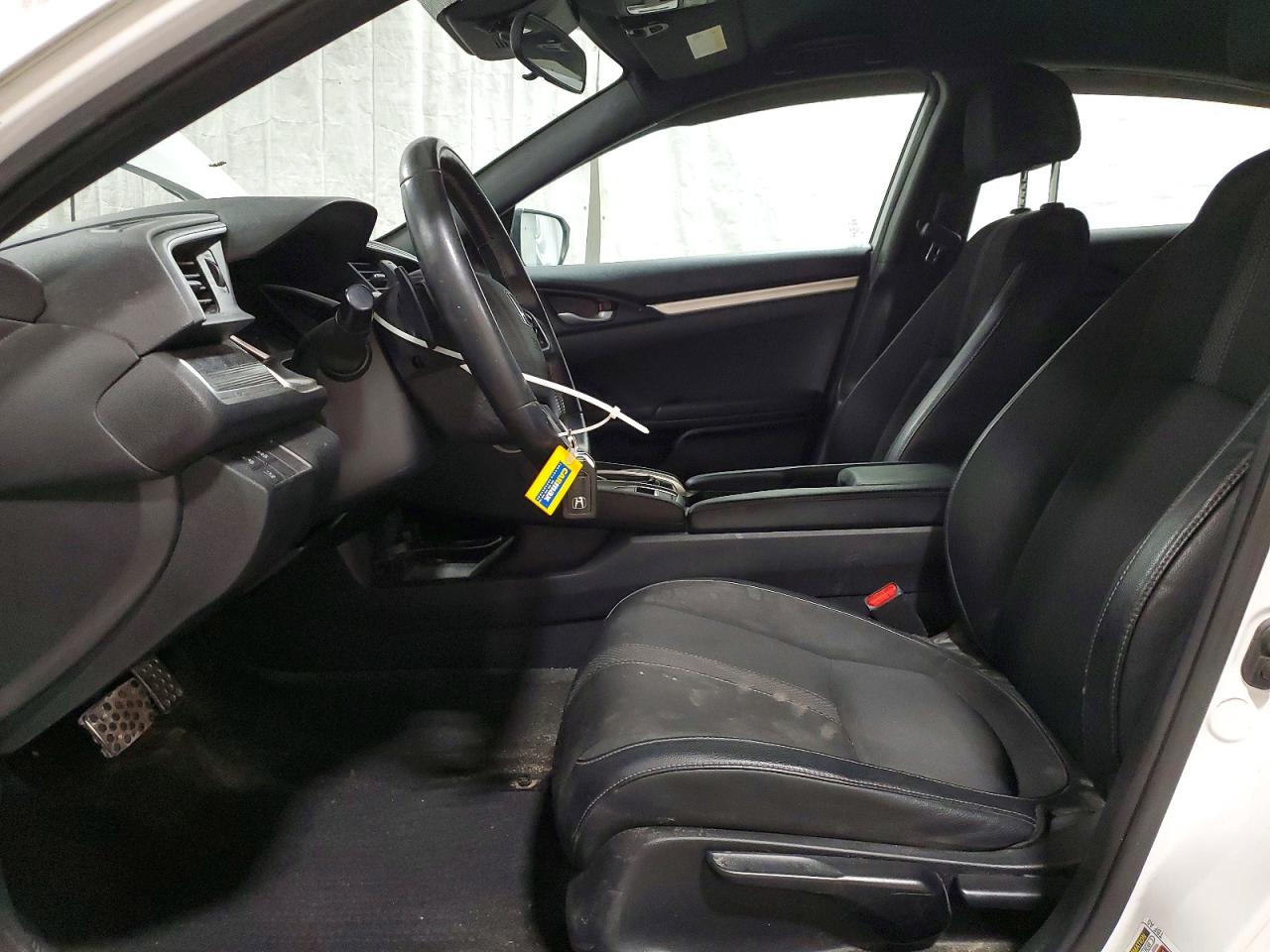 2019 Honda Civic Sport Белый vin: 2HGFC2F82KH536801