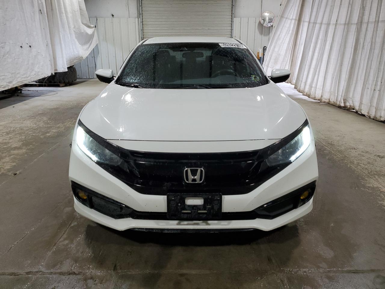 2019 Honda Civic Sport Белый vin: 2HGFC2F82KH536801 Damage: Front Bumper, Chipped, 2