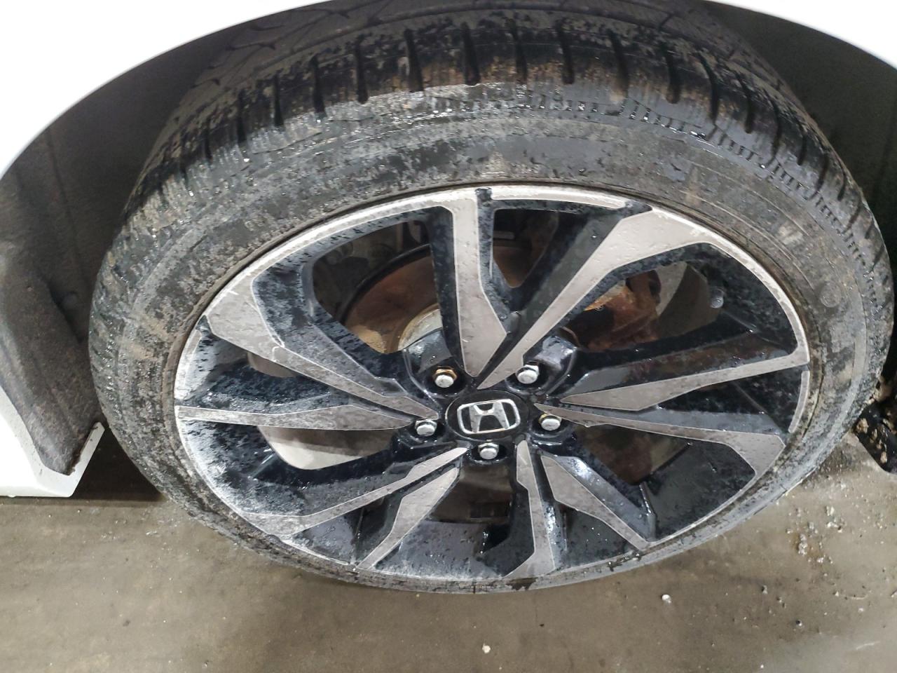 2019 Honda Civic Sport Белый vin: 2HGFC2F82KH536801 Damage: Left Rear Wheel, Curb Rash, > 12 Inches