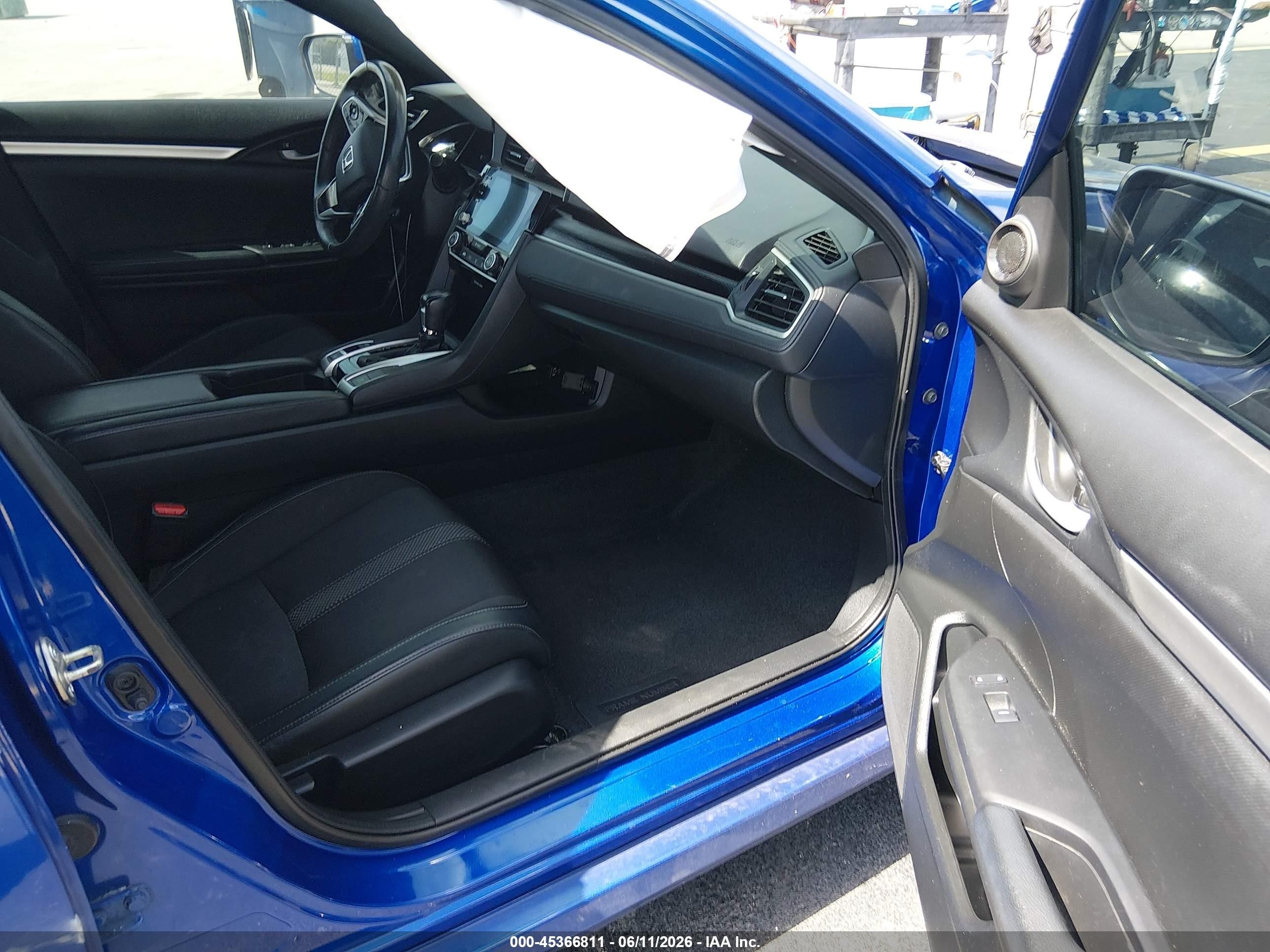 2020 Honda Civic Sport Синий vin: 2HGFC2F83LH584521