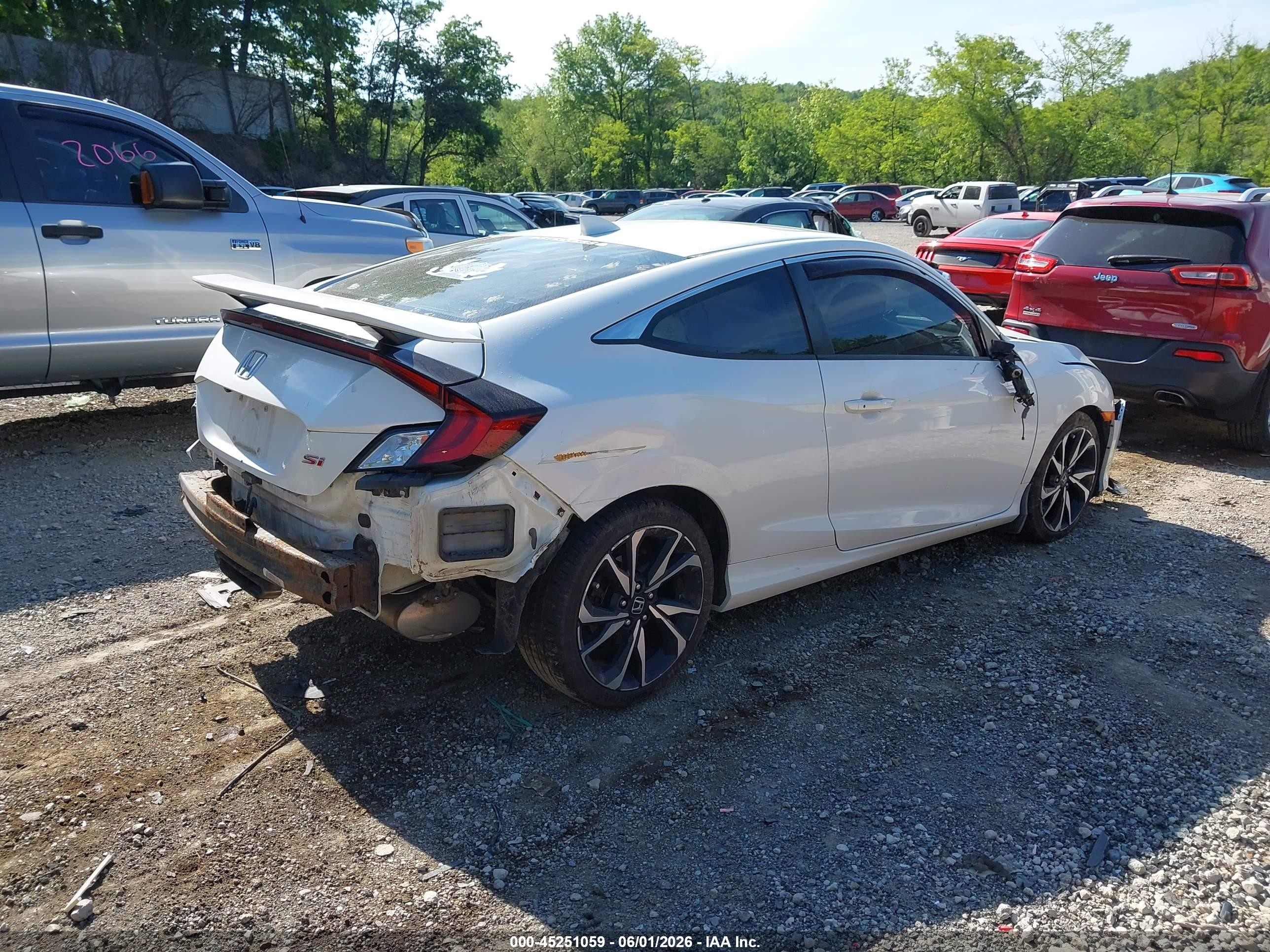 2018 Honda Civic Si White vin: 2HGFC3A55JH751736