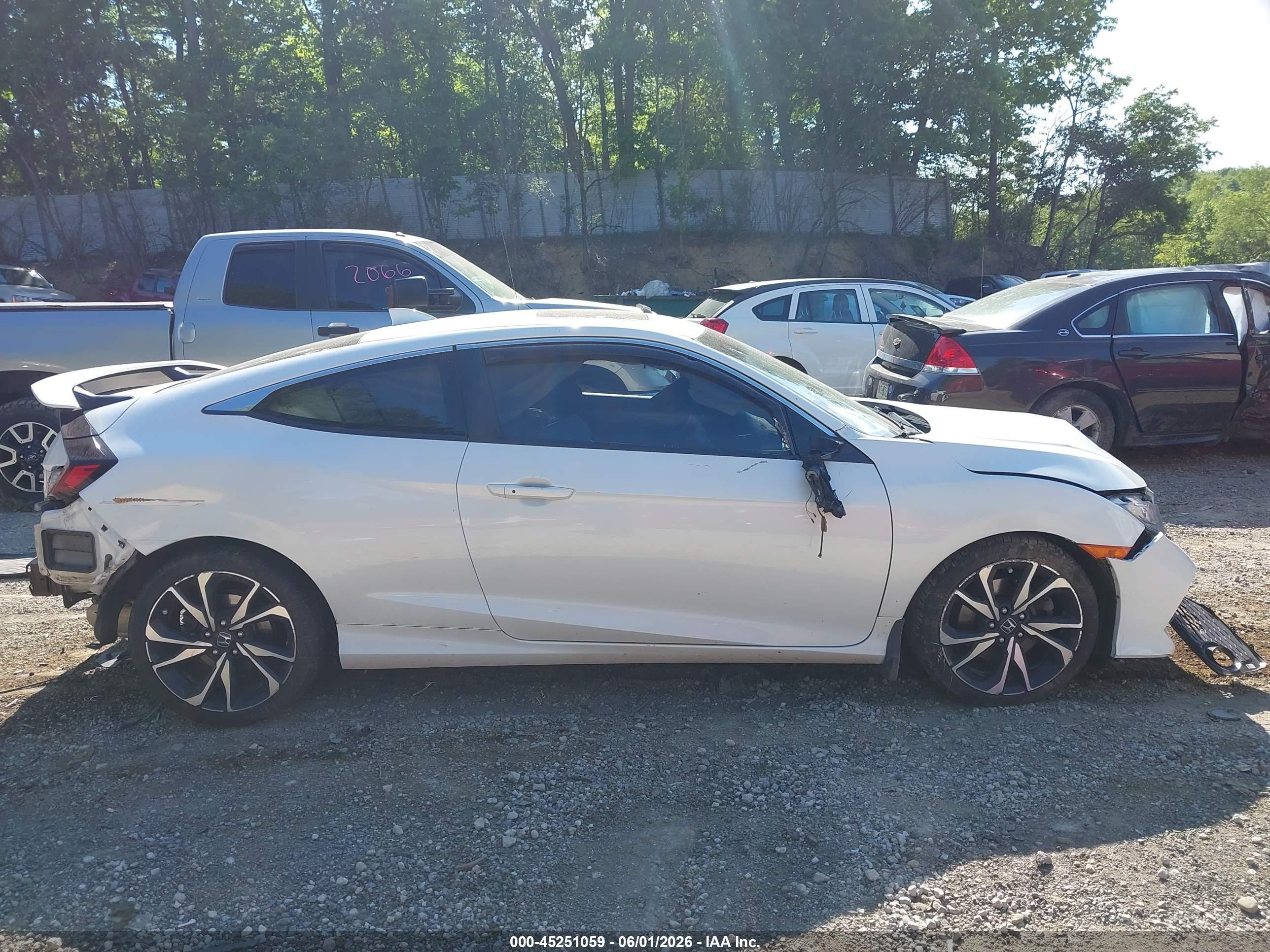 2018 Honda Civic Si White vin: 2HGFC3A55JH751736