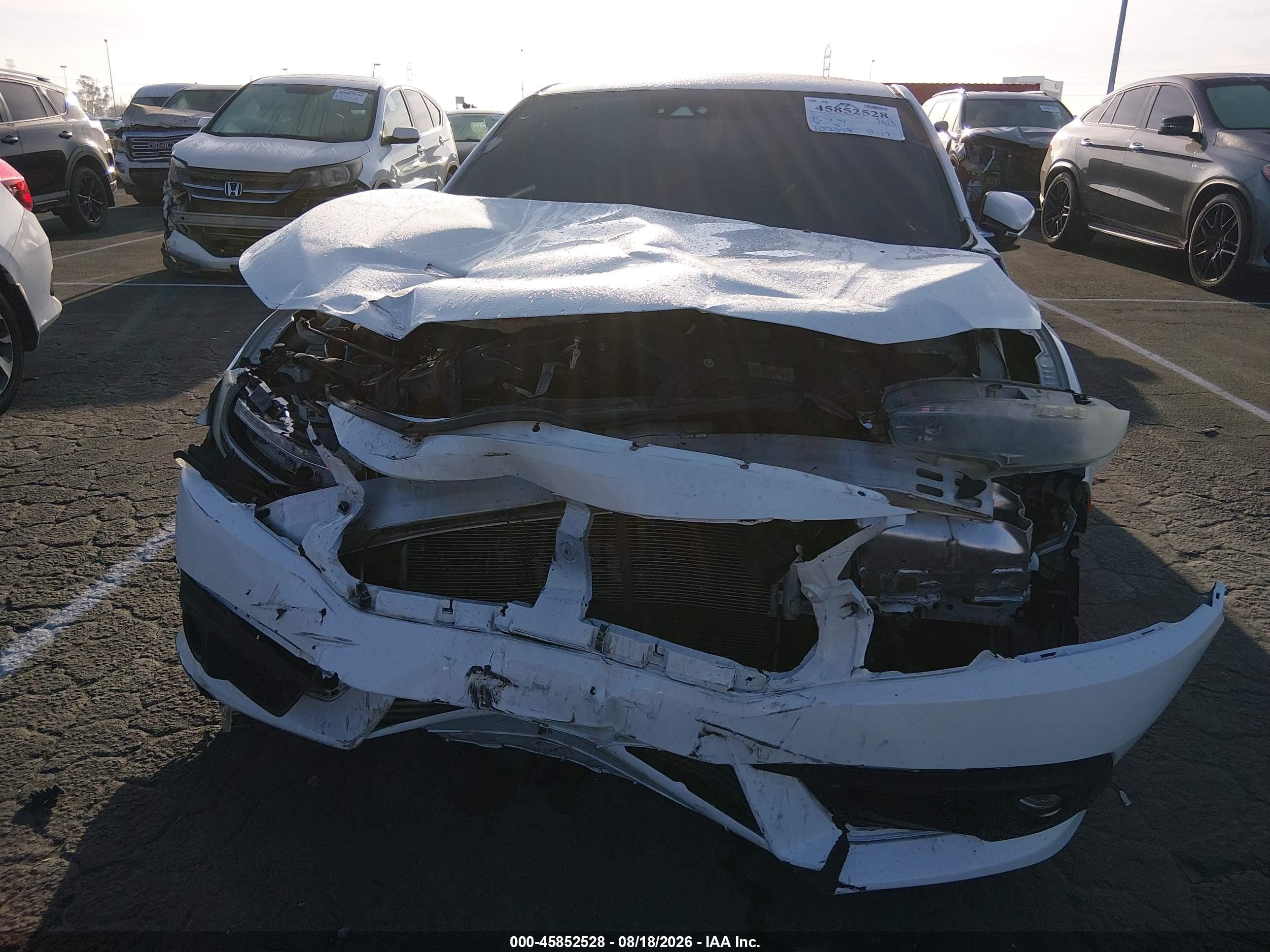 2018 Honda Civic Touring White vin: 2HGFC3B97JH350920