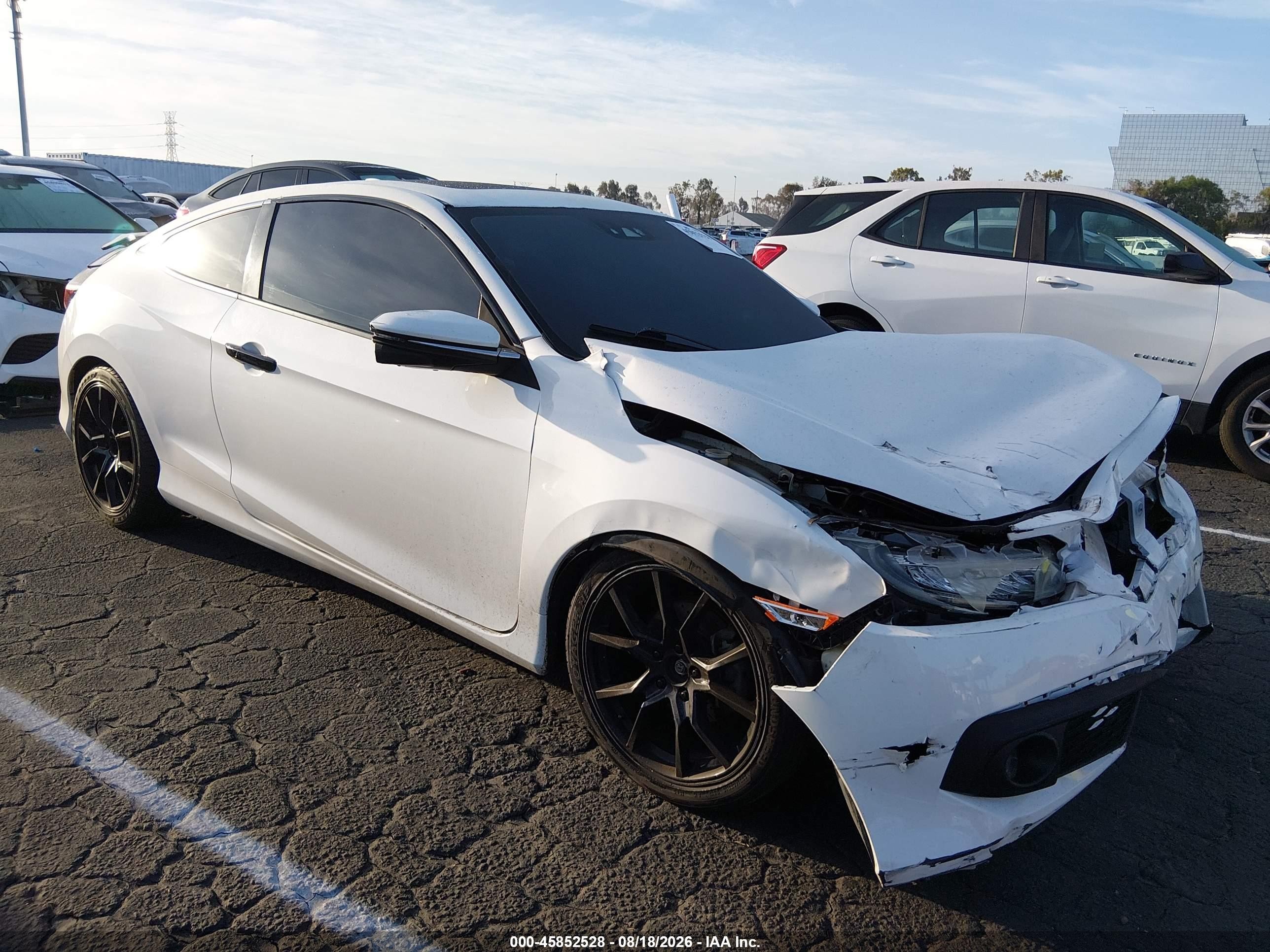 2018 Honda Civic Touring White vin: 2HGFC3B97JH350920