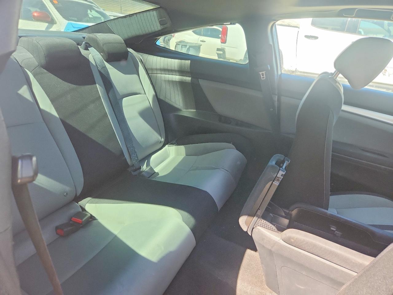 2016 Honda Civic Lx Silver vin: 2HGFC4B05GH302901