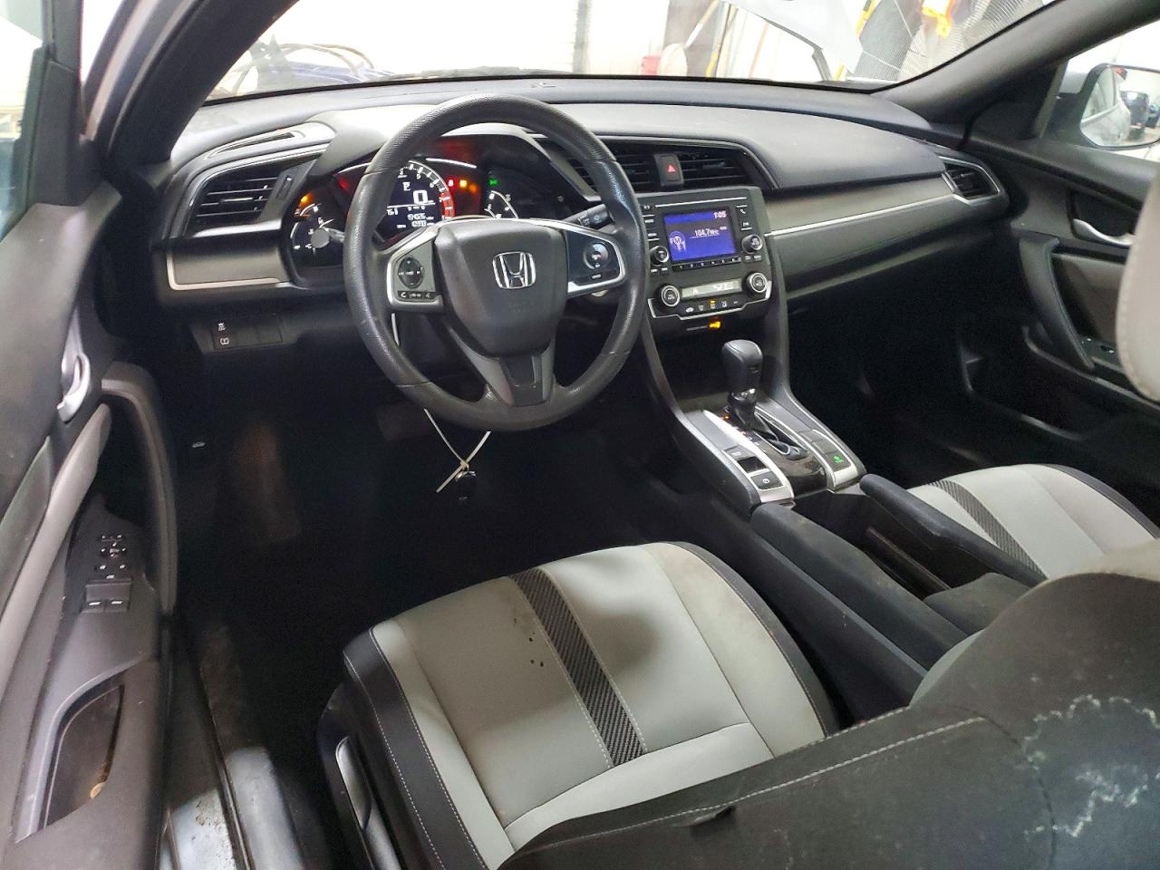 2018 Honda Civic Lx Silver vin: 2HGFC4B06JH303305