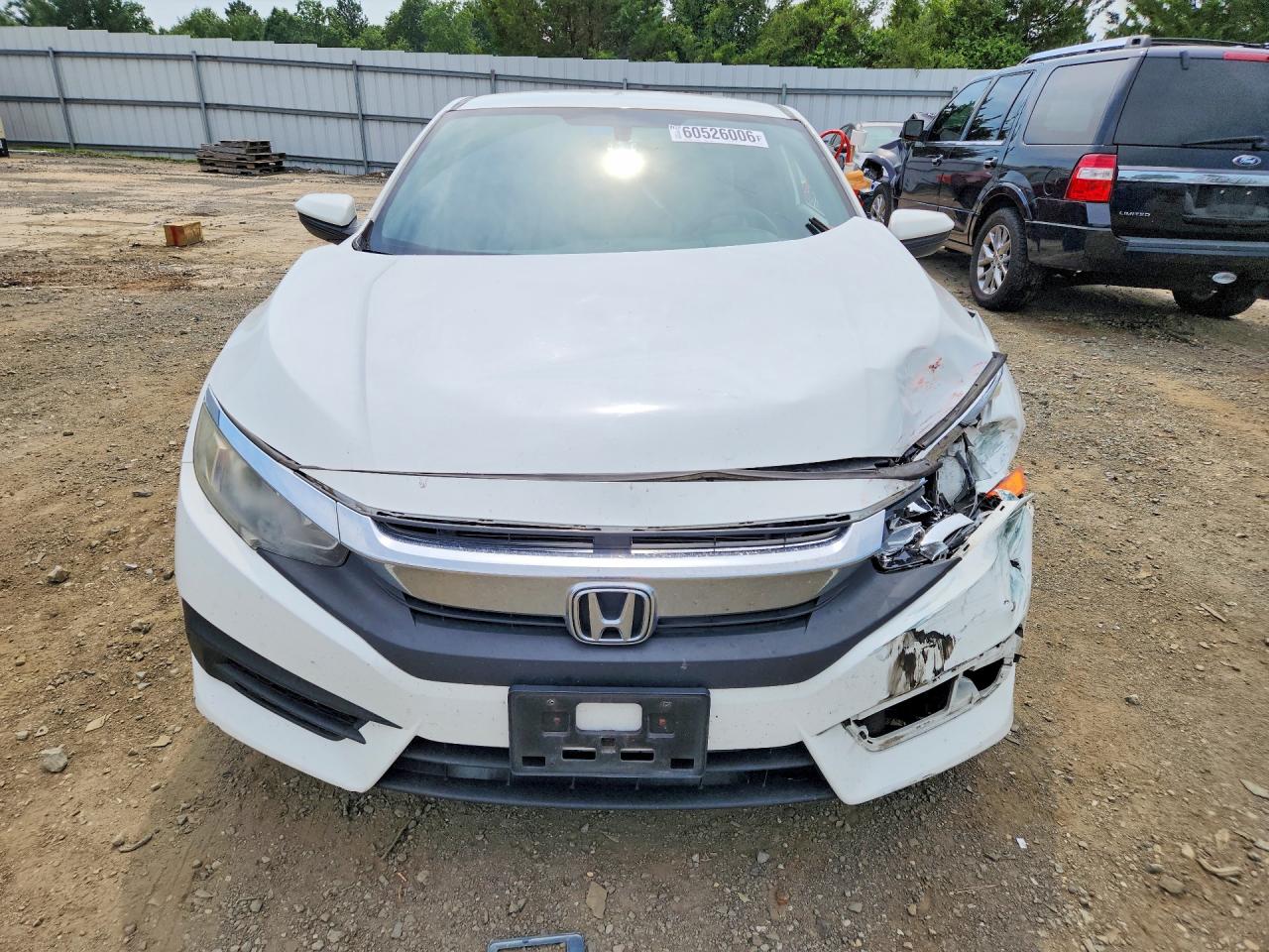 2017 Honda Civic Lx Белый vin: 2HGFC4B57HH310169