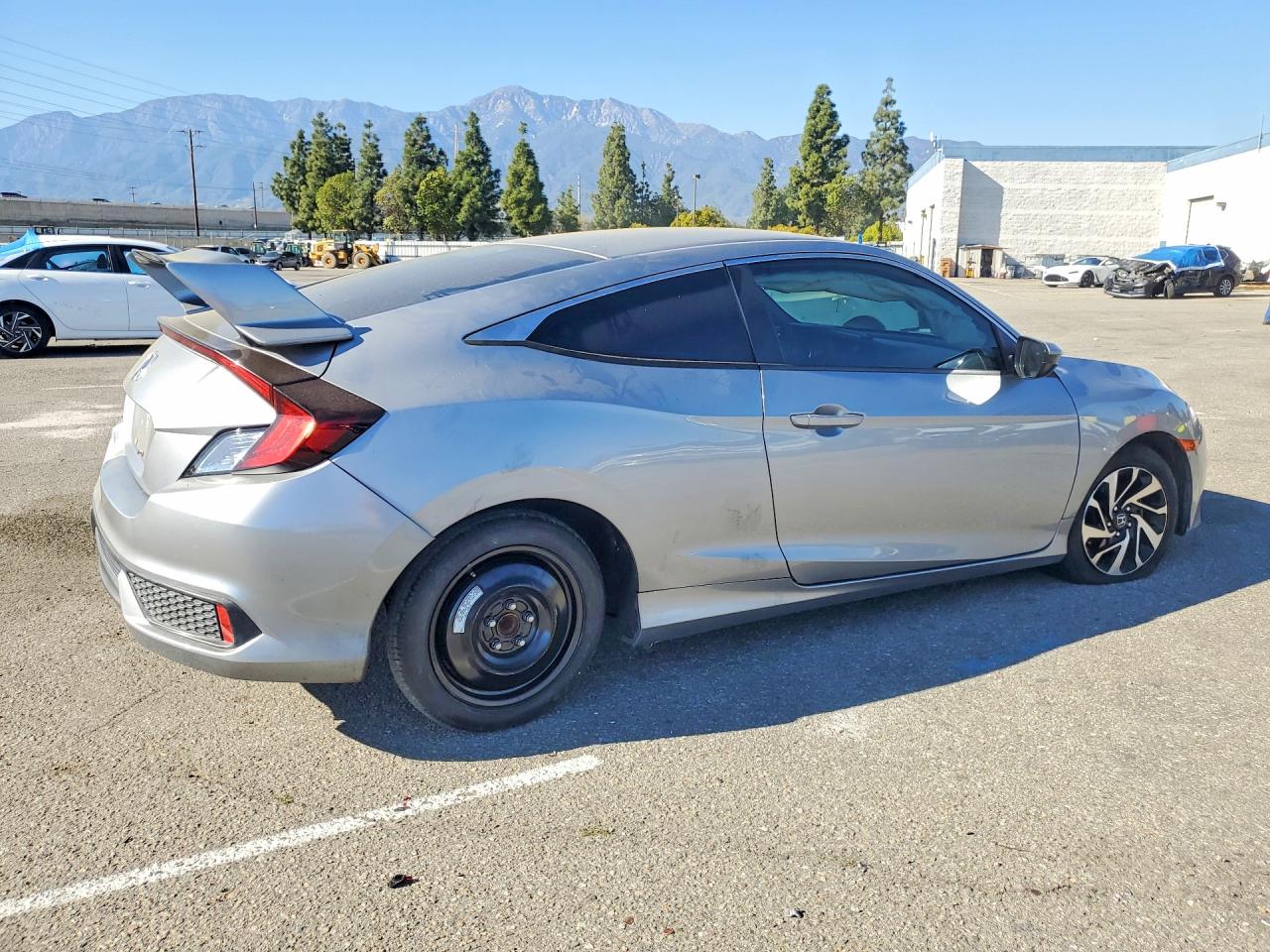 2017 Honda Civic Lx Silver vin: 2HGFC4B58HH303344