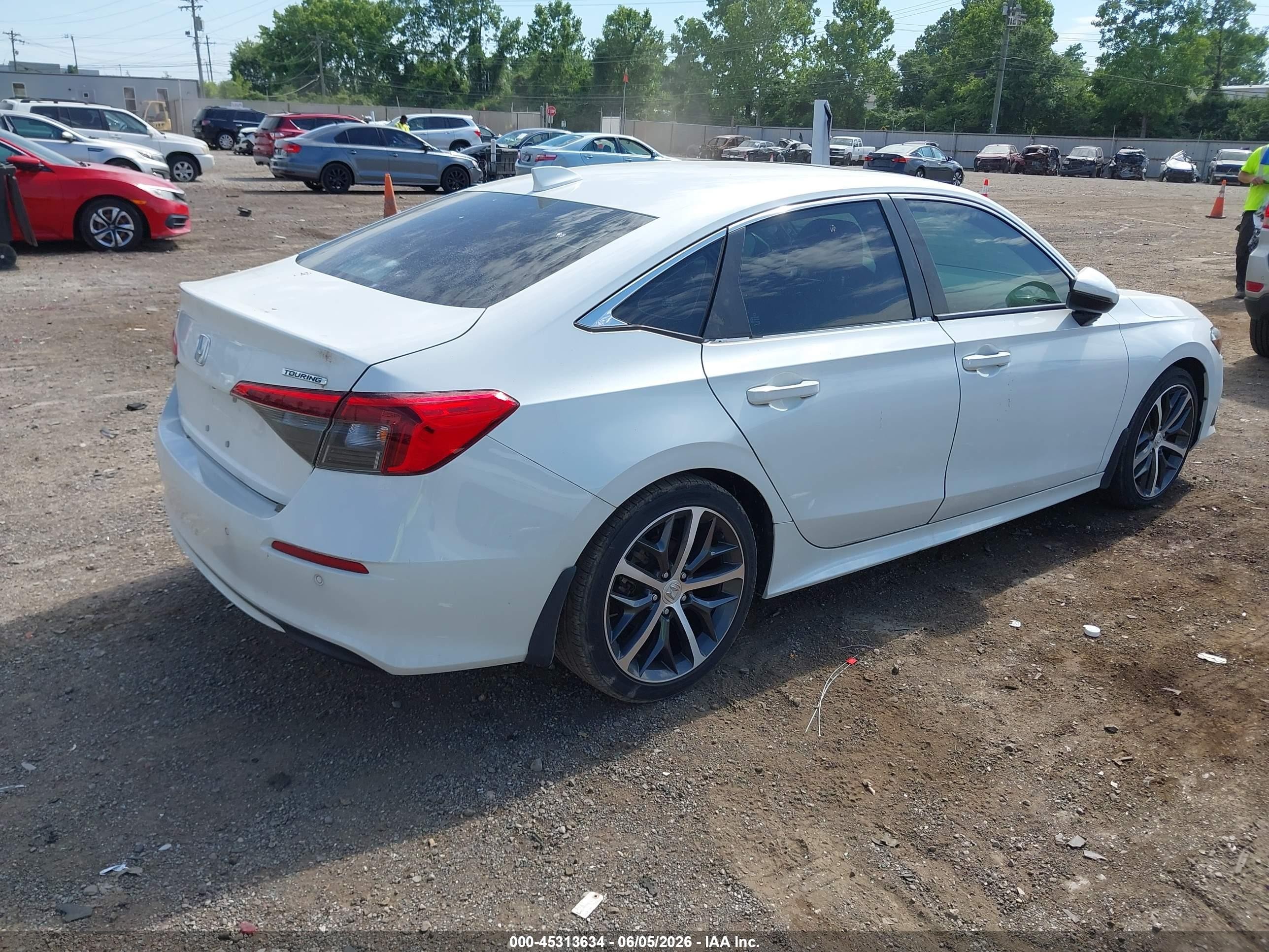 2022 Honda Civic Touring White vin: 2HGFE1F94NH303293