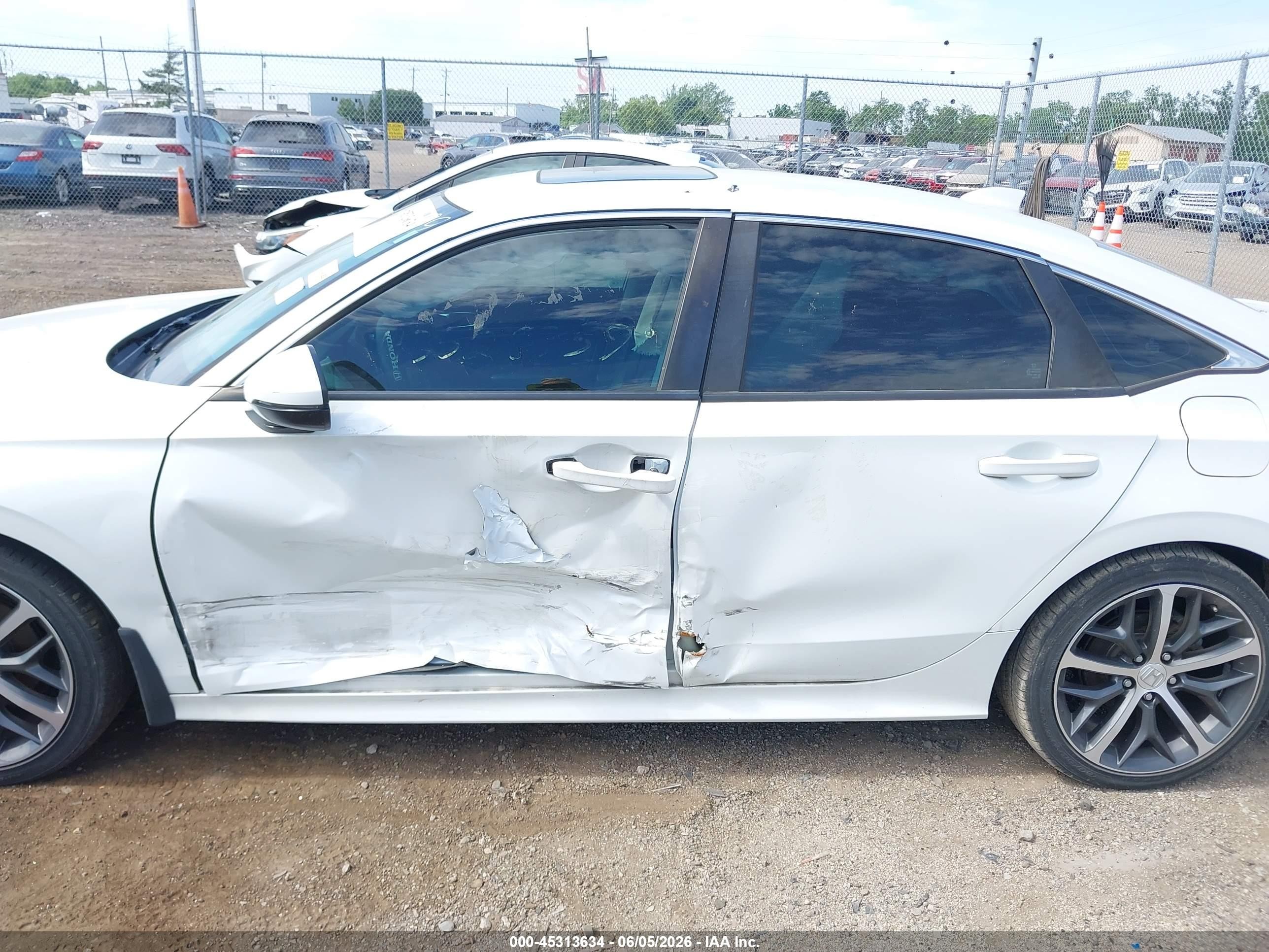 2022 Honda Civic Touring White vin: 2HGFE1F94NH303293