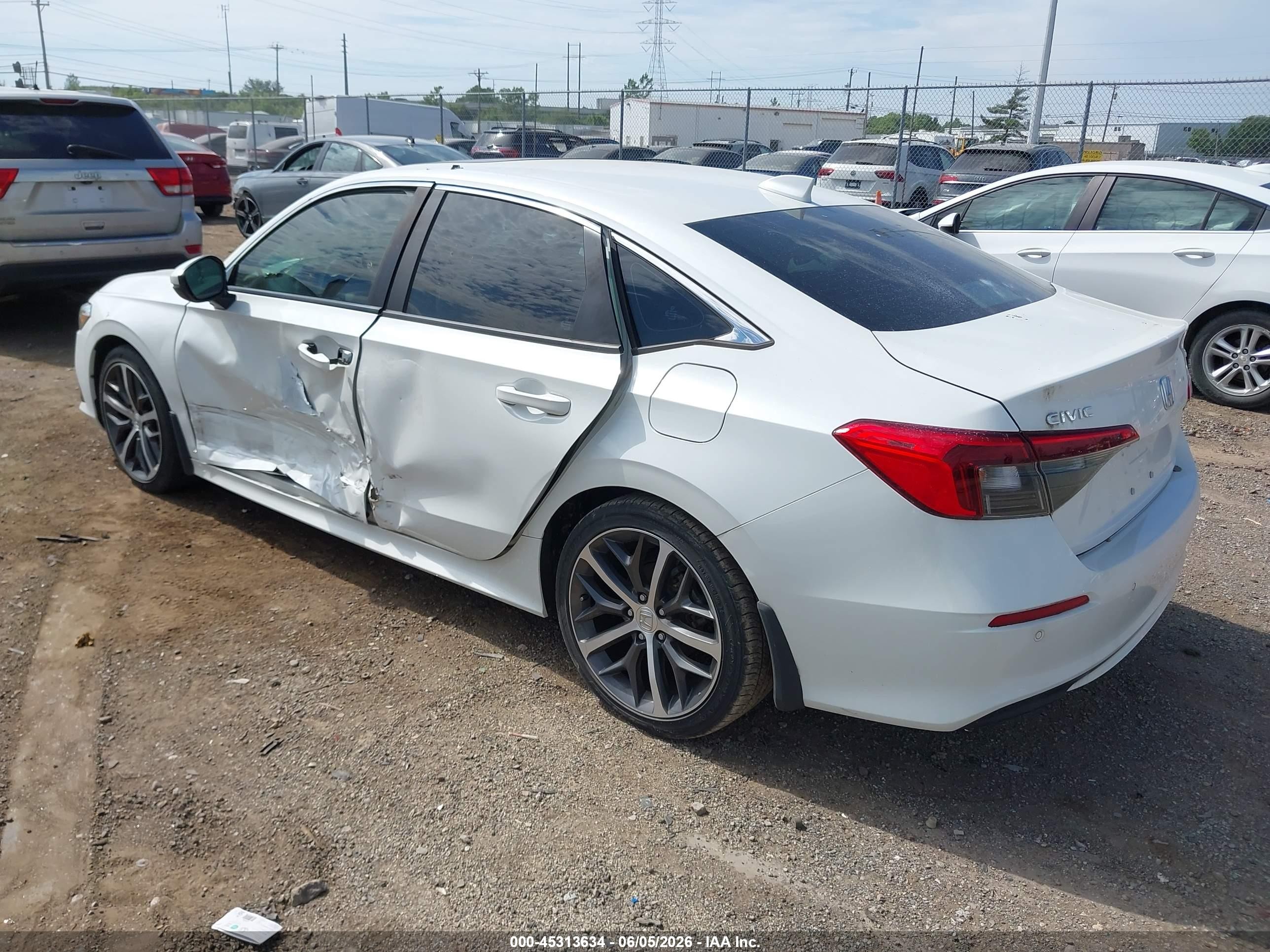 2022 Honda Civic Touring White vin: 2HGFE1F94NH303293