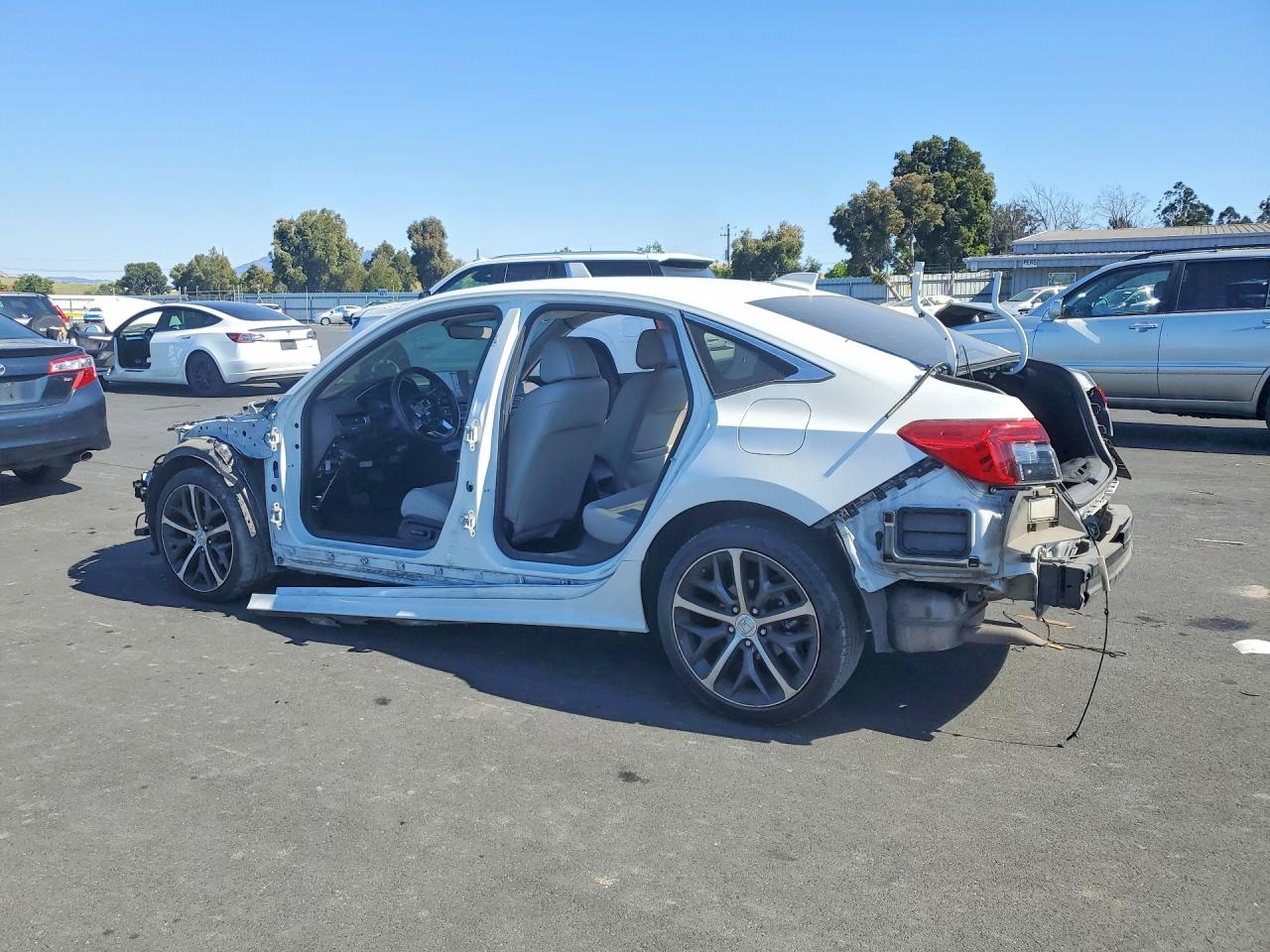 2022 Honda Civic Touring White vin: 2HGFE1F96NH316238