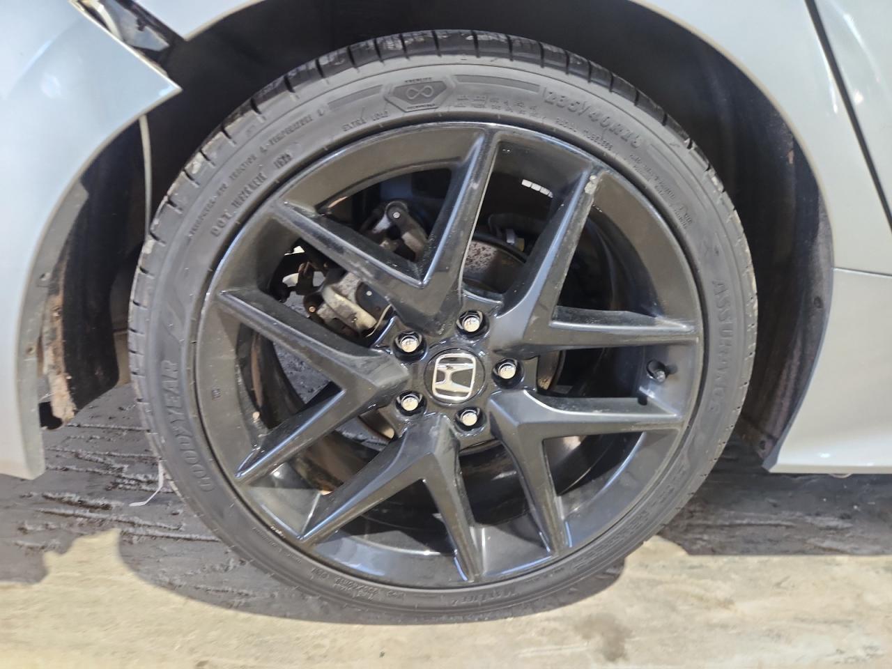 2025 Honda Civic Sport Silver vin: 2HGFE2F55SH604153 Damage: Right Rear Wheel, Curb Rash, 6 To 7 Inches