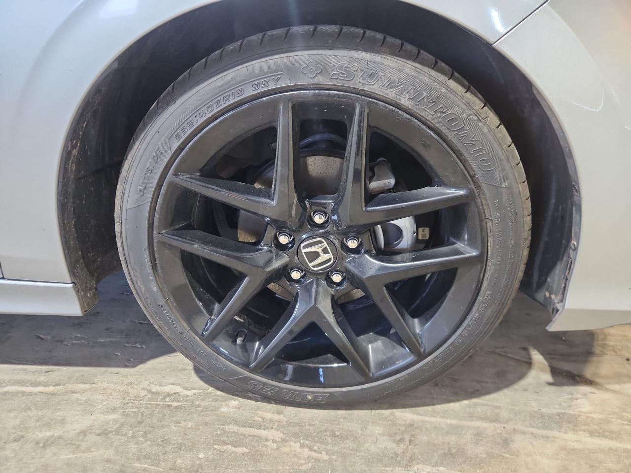 2025 Honda Civic Sport Silver vin: 2HGFE2F55SH604153 Damage: Right Front Wheel, Curb Rash, 4 To 5 Inches