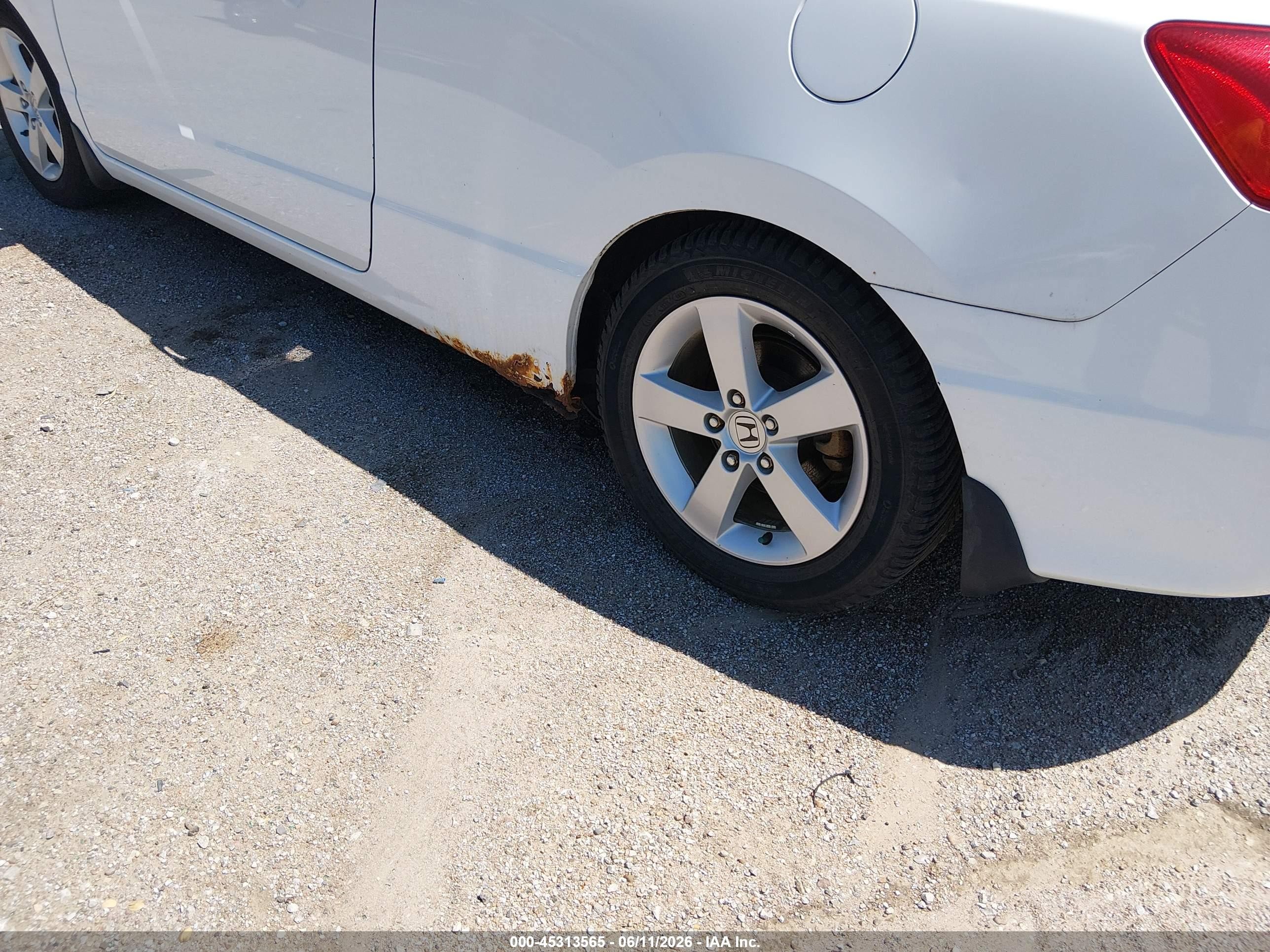 2007 Honda Civic Ex White vin: 2HGFG11857H512537