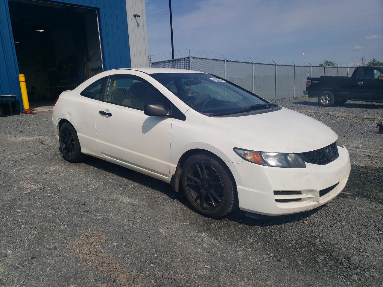 2009 Honda Civic Dx White vin: 2HGFG12279H008536