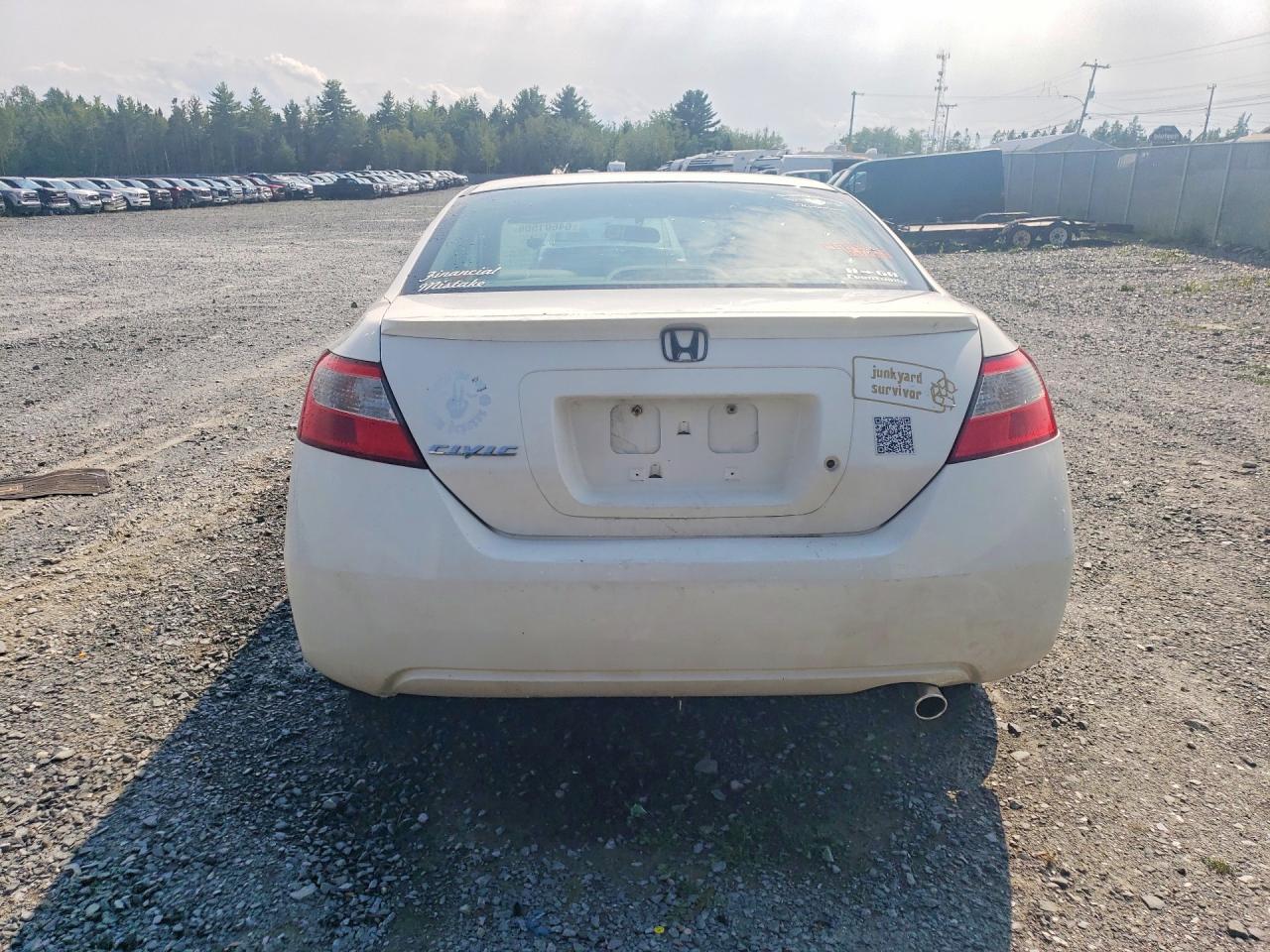 2009 Honda Civic Dx White vin: 2HGFG12279H008536