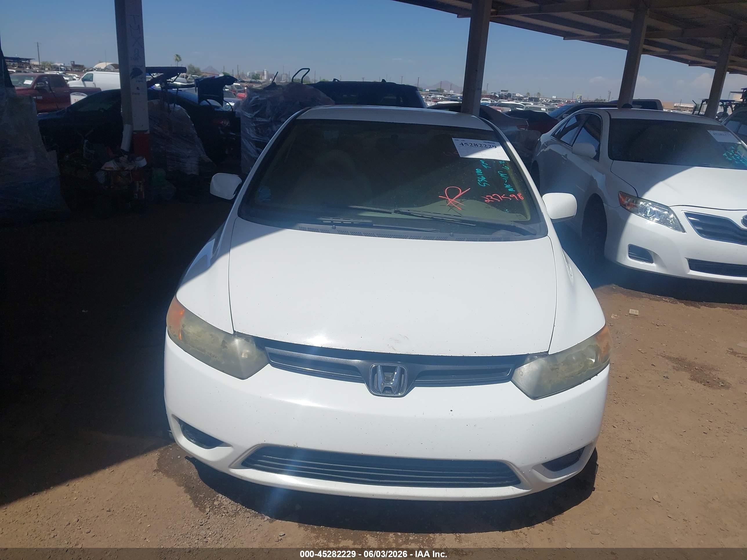 2007 Honda Civic Lx White vin: 2HGFG12627H536100