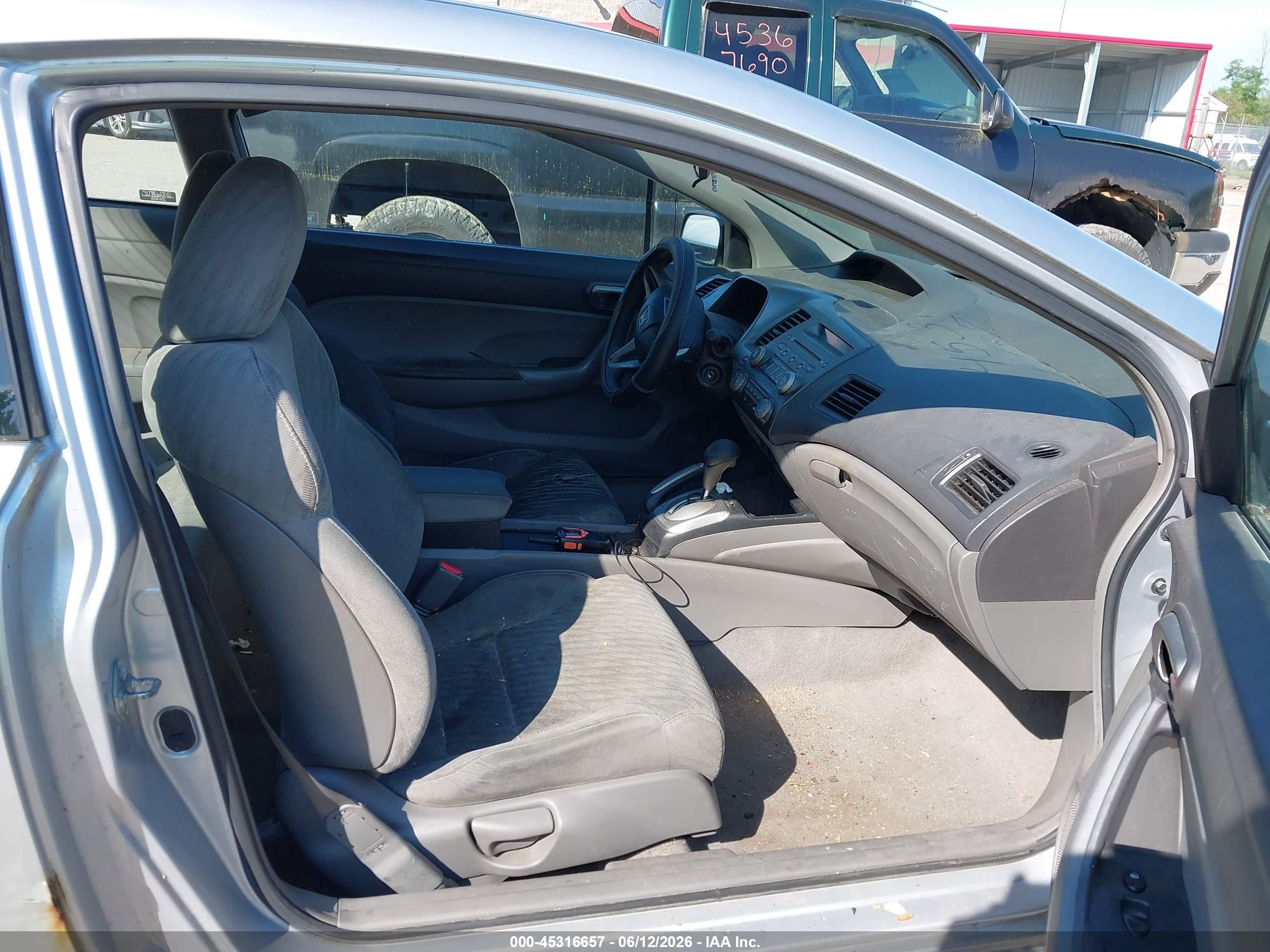 2009 Honda Civic Lx Silver vin: 2HGFG12649H501416