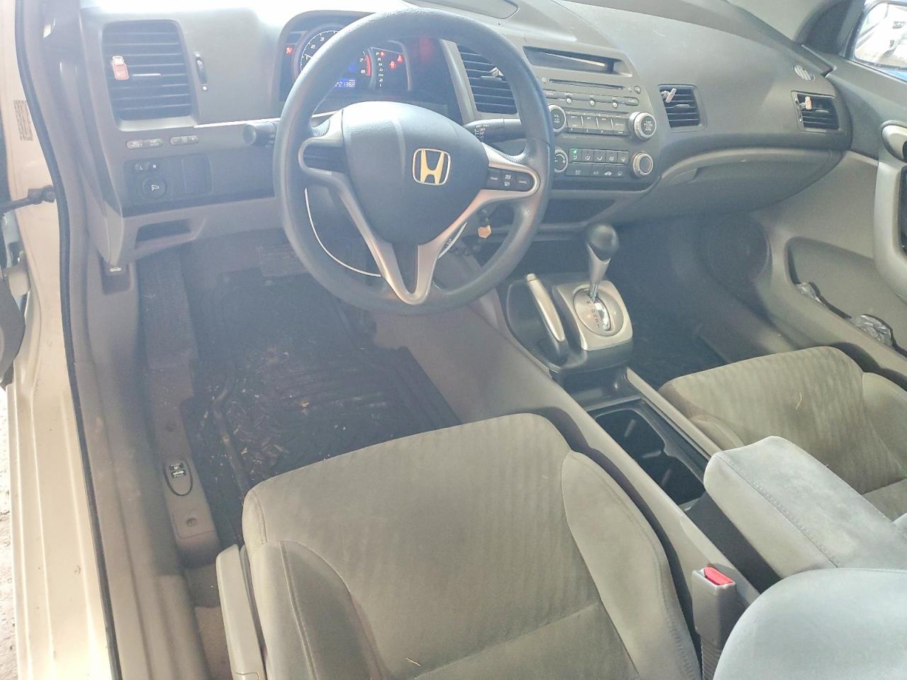 2009 Honda Civic Lx White vin: 2HGFG12649H535629
