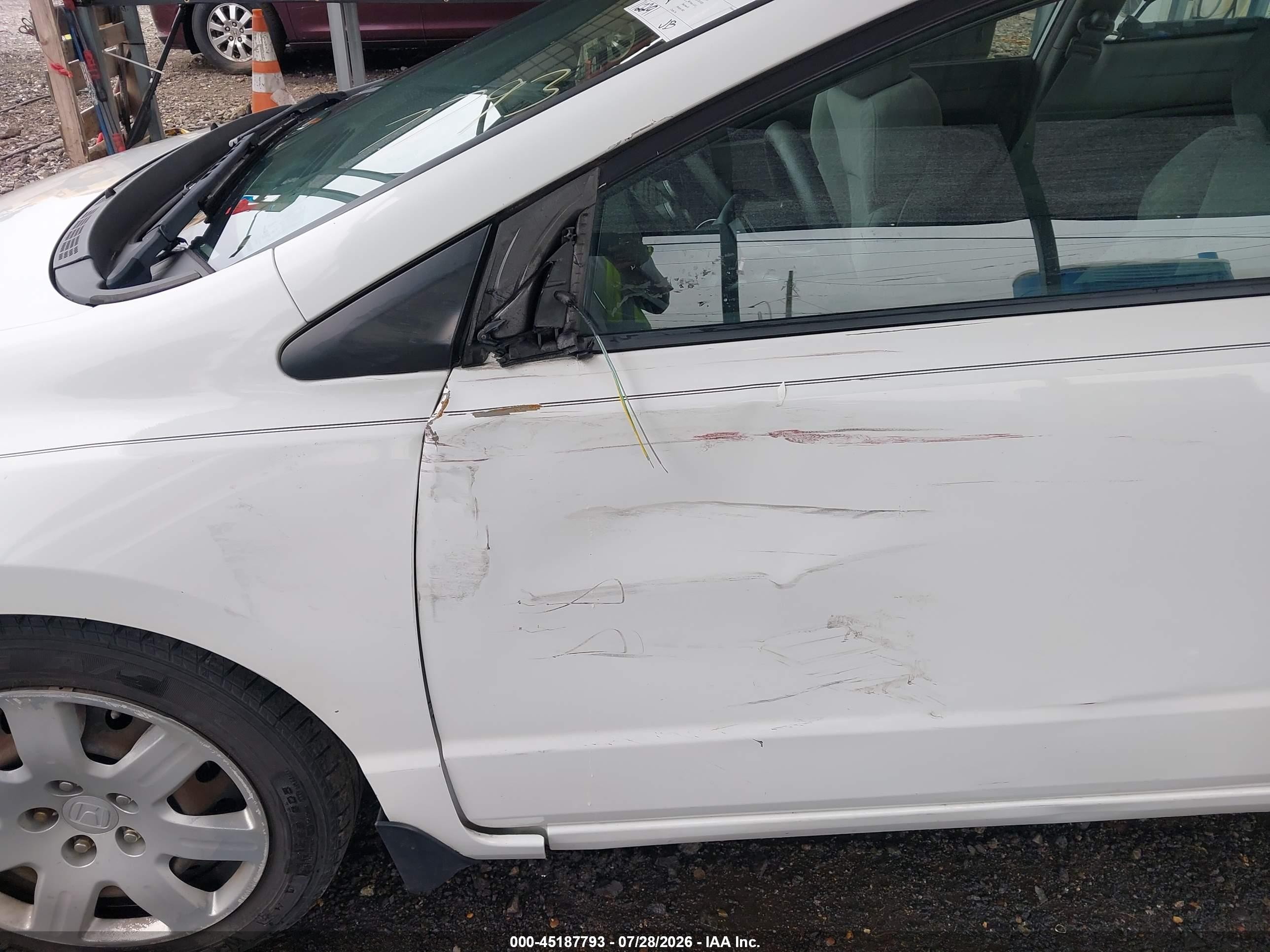 2009 Honda Civic Lx White vin: 2HGFG12659H525773