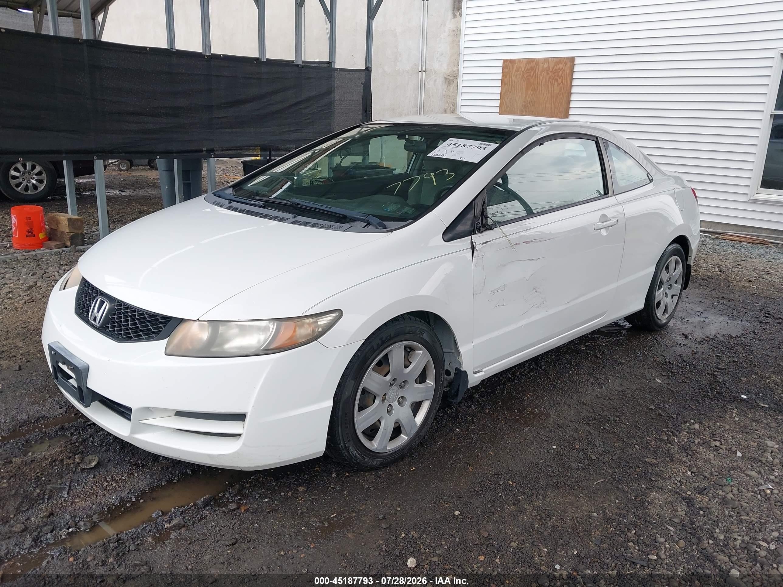 2009 Honda Civic Lx White vin: 2HGFG12659H525773