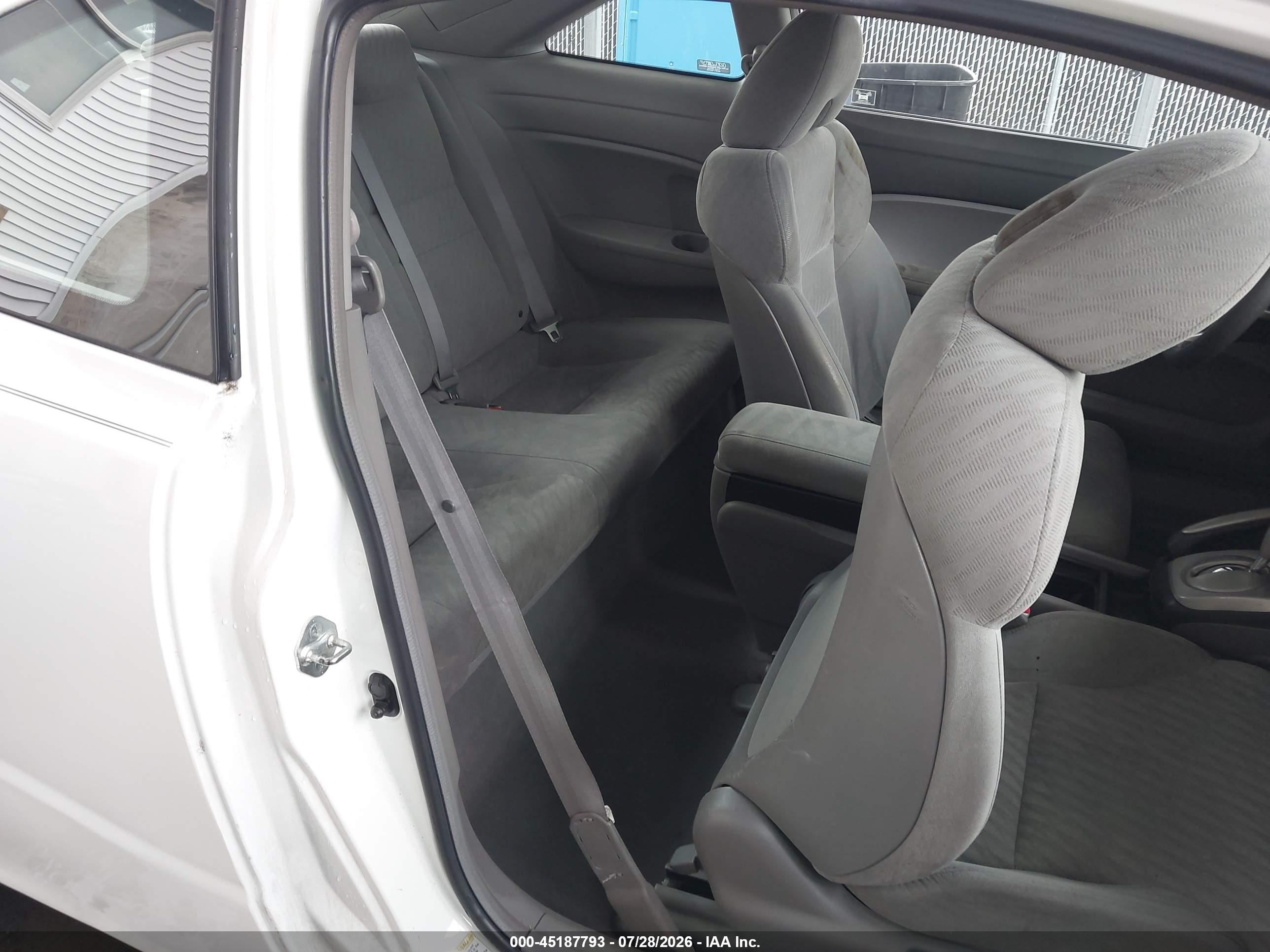 2009 Honda Civic Lx White vin: 2HGFG12659H525773