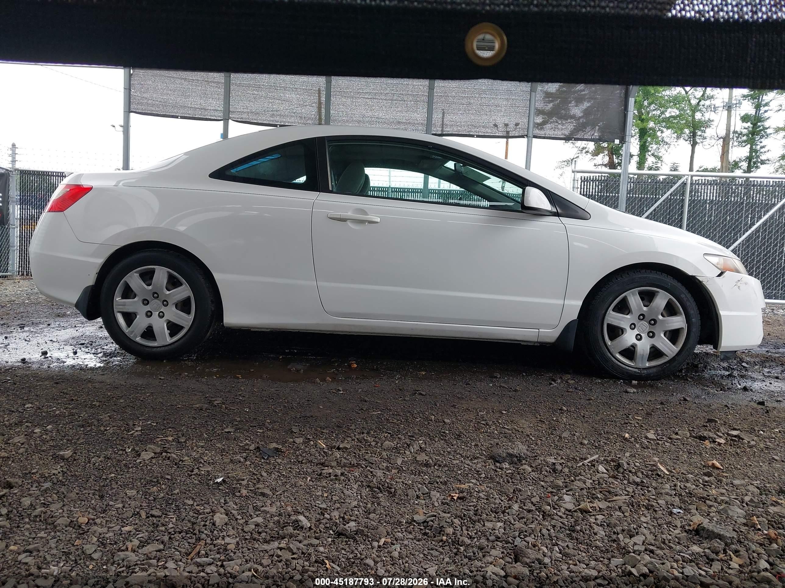 2009 Honda Civic Lx White vin: 2HGFG12659H525773