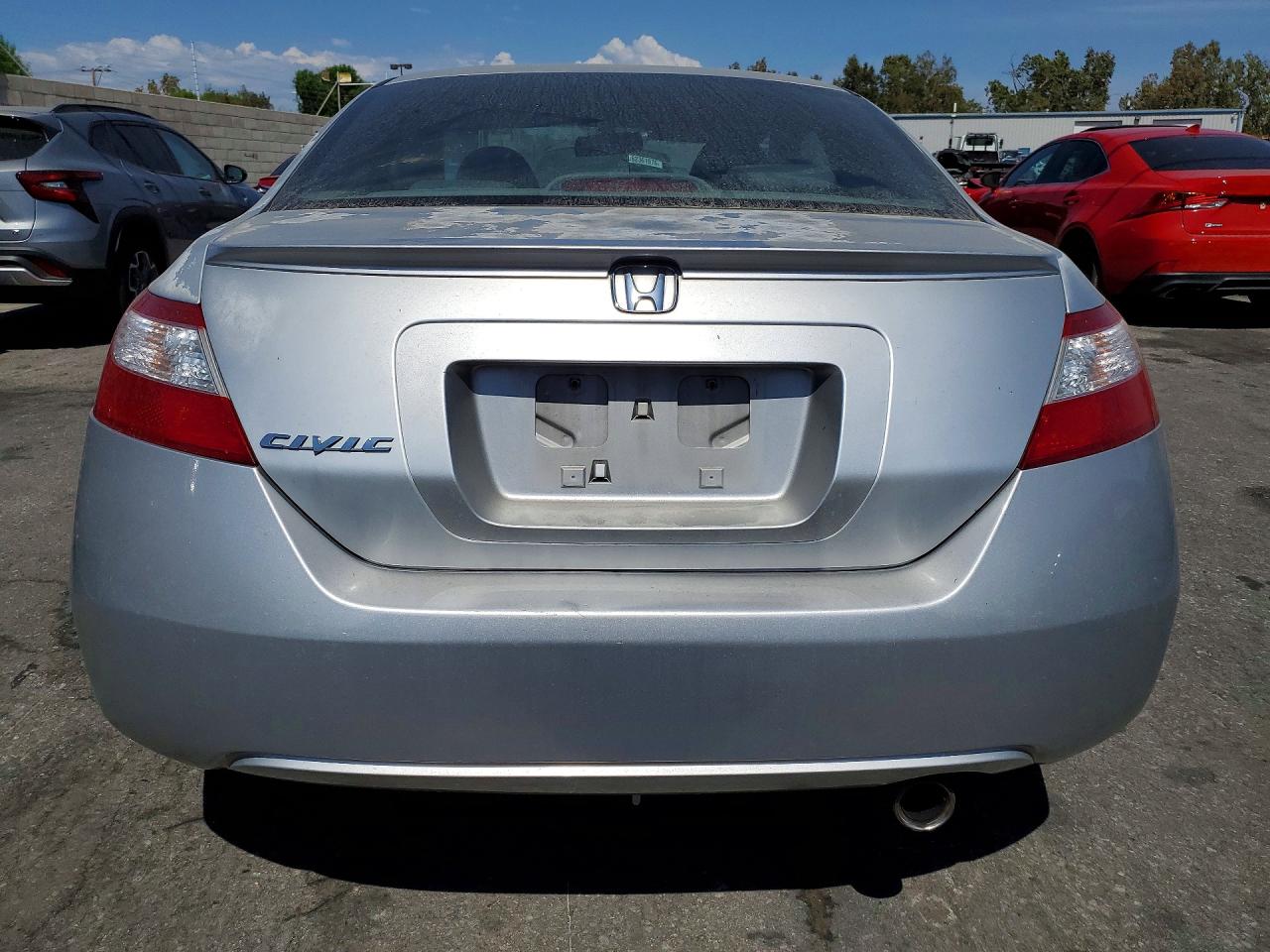 2008 Honda Civic Dx 2d Coupe Silver vin: 2HGFG12958H504575