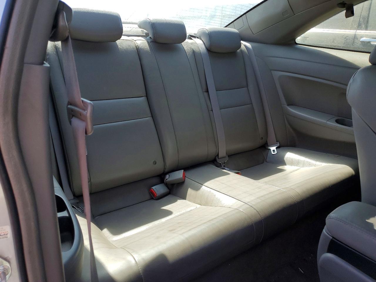2008 Honda Civic Dx 2d Coupe Silver vin: 2HGFG12958H504575