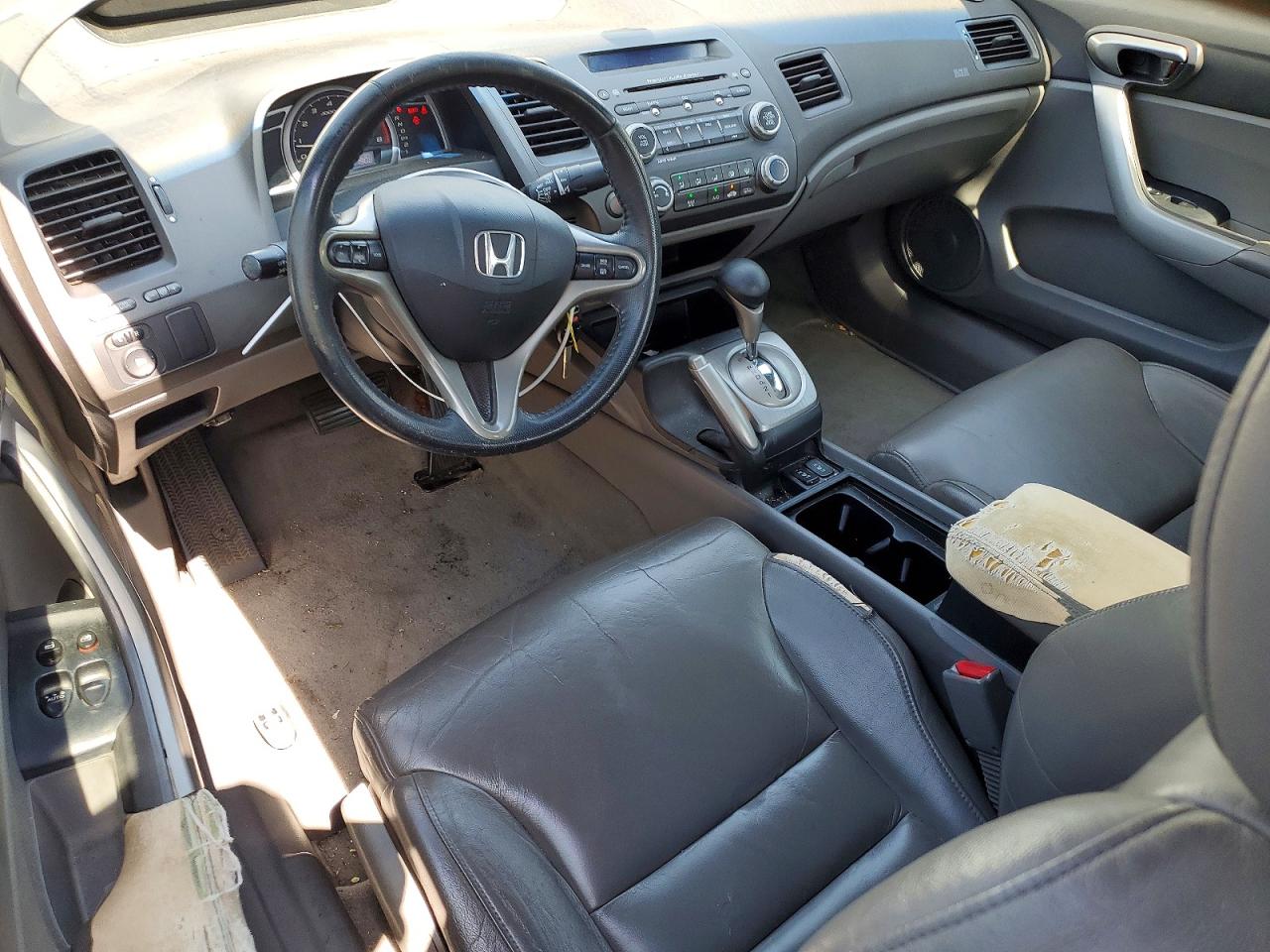 2008 Honda Civic Dx 2d Coupe Silver vin: 2HGFG12958H504575