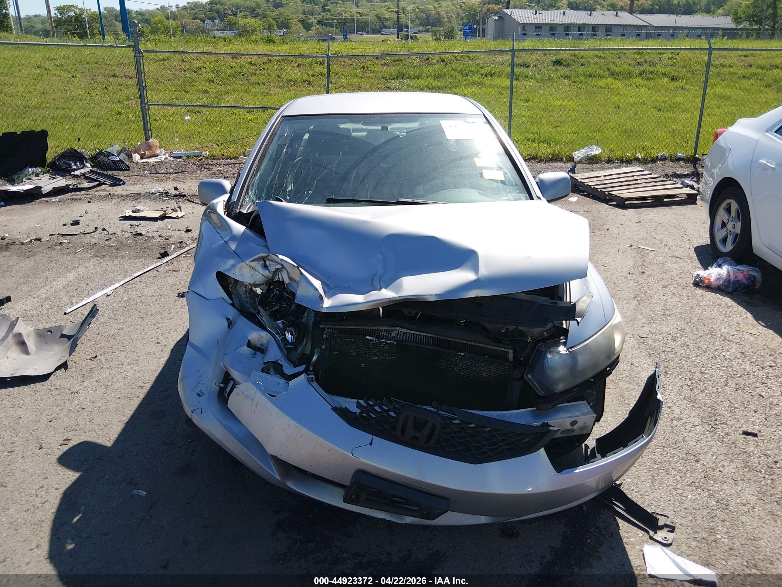 2010 Honda Civic Lx Silver vin: 2HGFG1B65AH518763