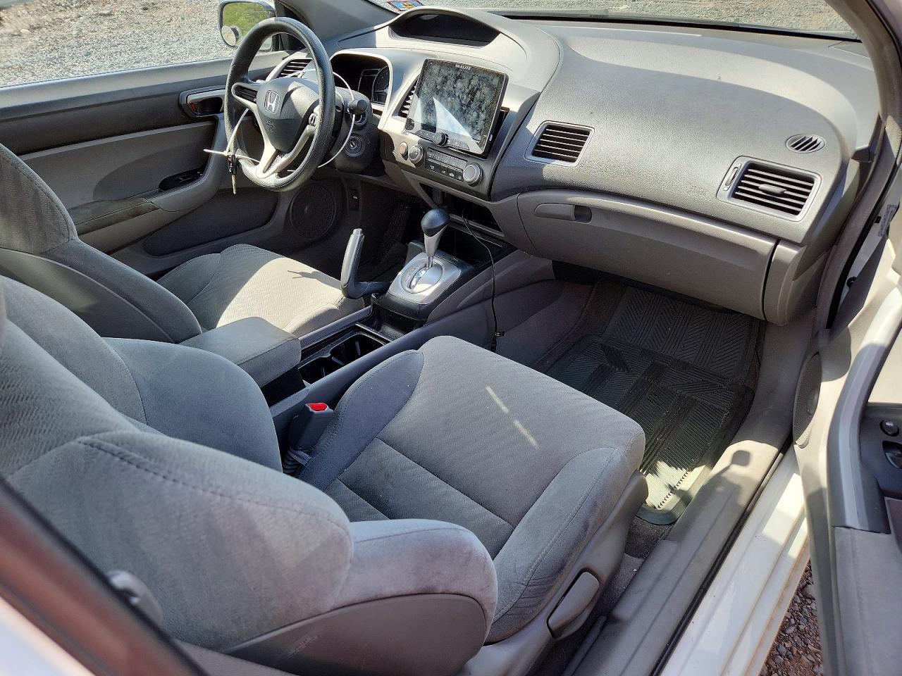 2011 Honda Civic Lx White vin: 2HGFG1B69BH502986