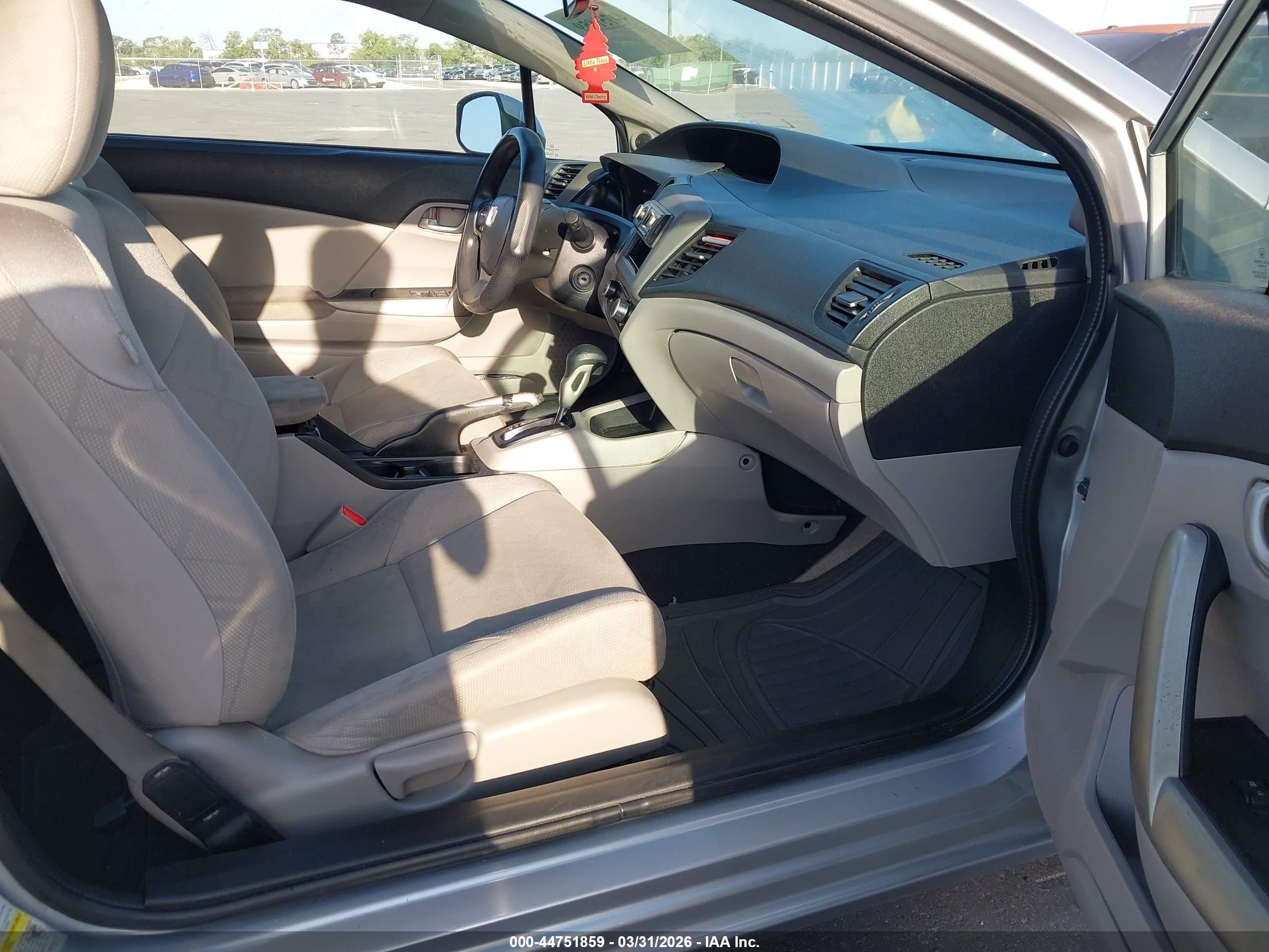 2012 Honda Civic Lx Silver vin: 2HGFG3B52CH557655