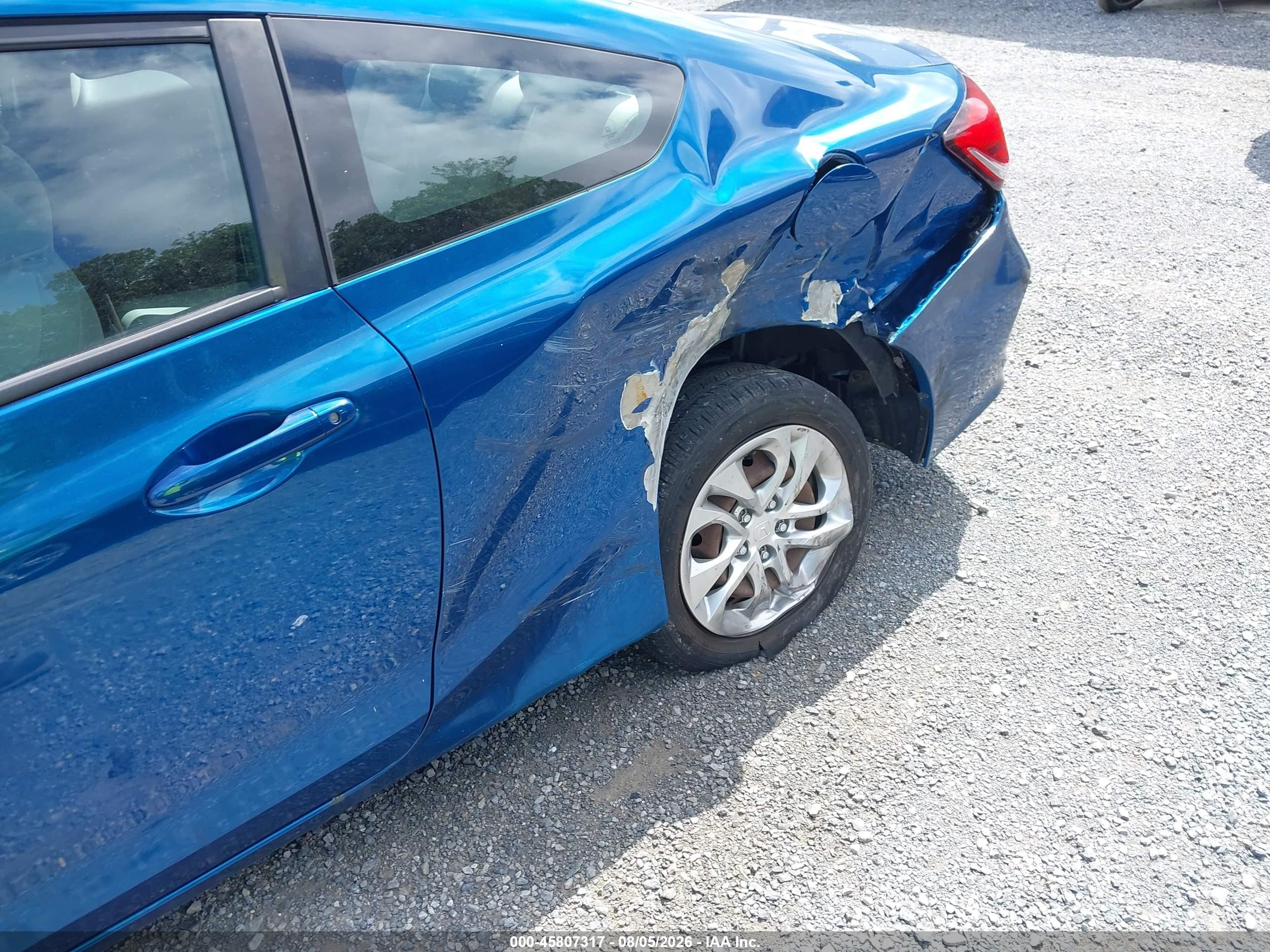2015 Honda Civic Lx Blue vin: 2HGFG3B57FH524672
