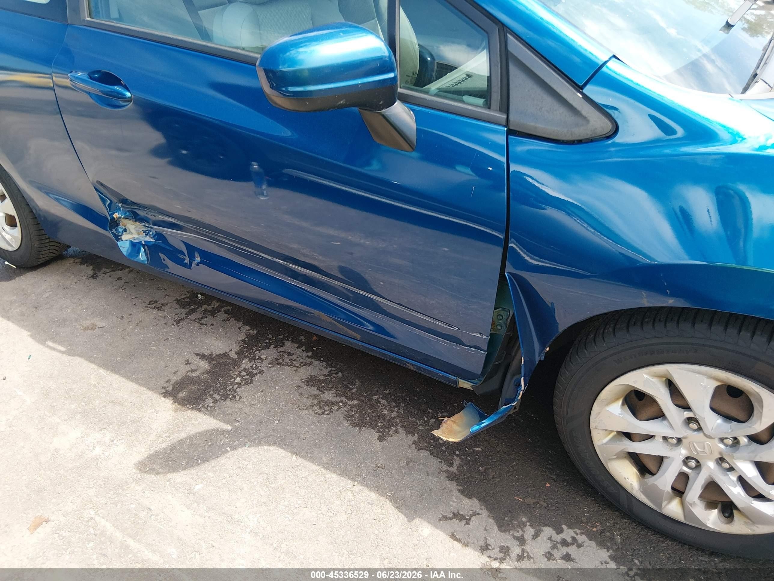 2015 Honda Civic Lx Blue vin: 2HGFG3B57FH531704