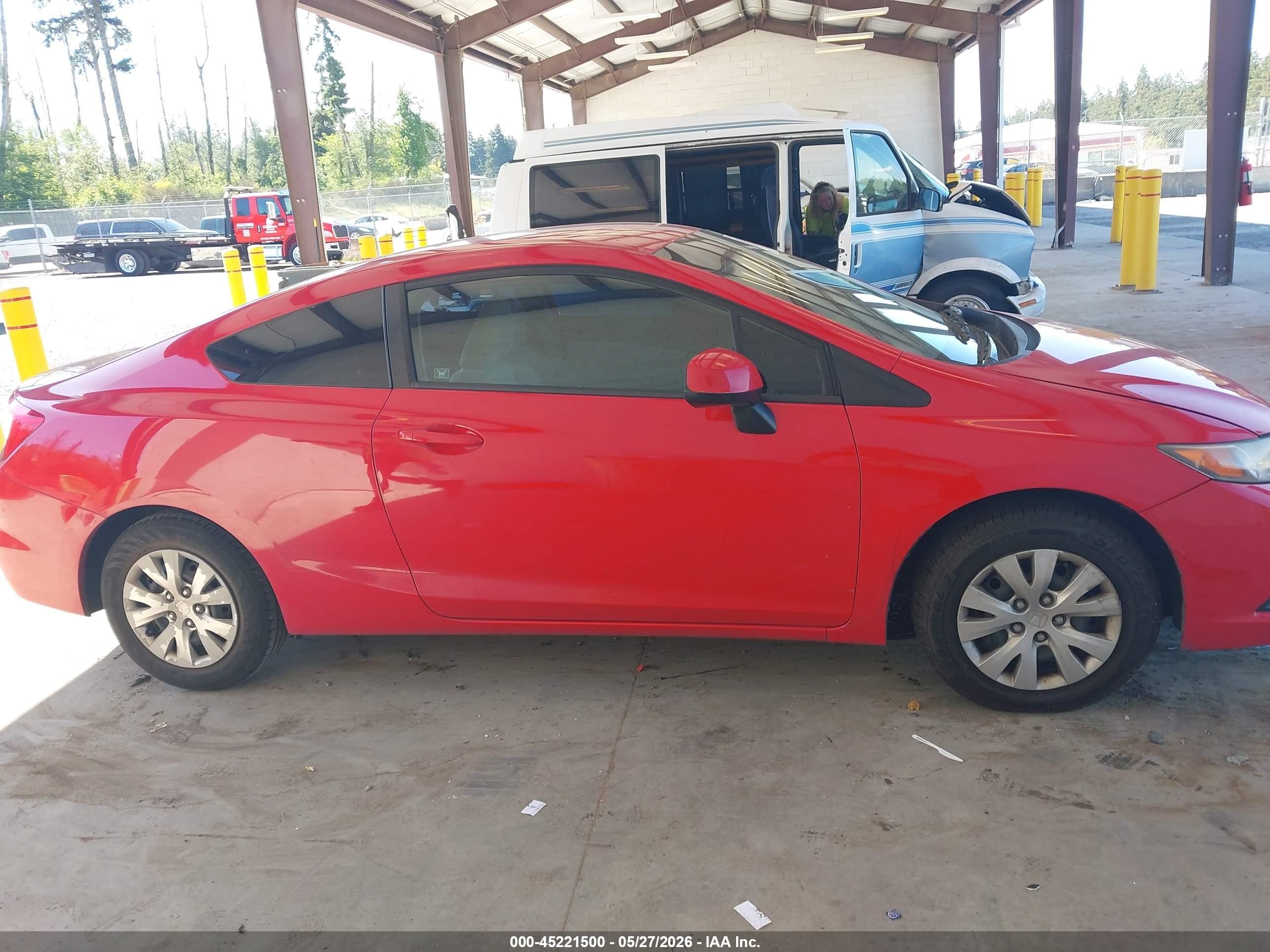 2012 Honda Civic Lx Red vin: 2HGFG3B58CH525888