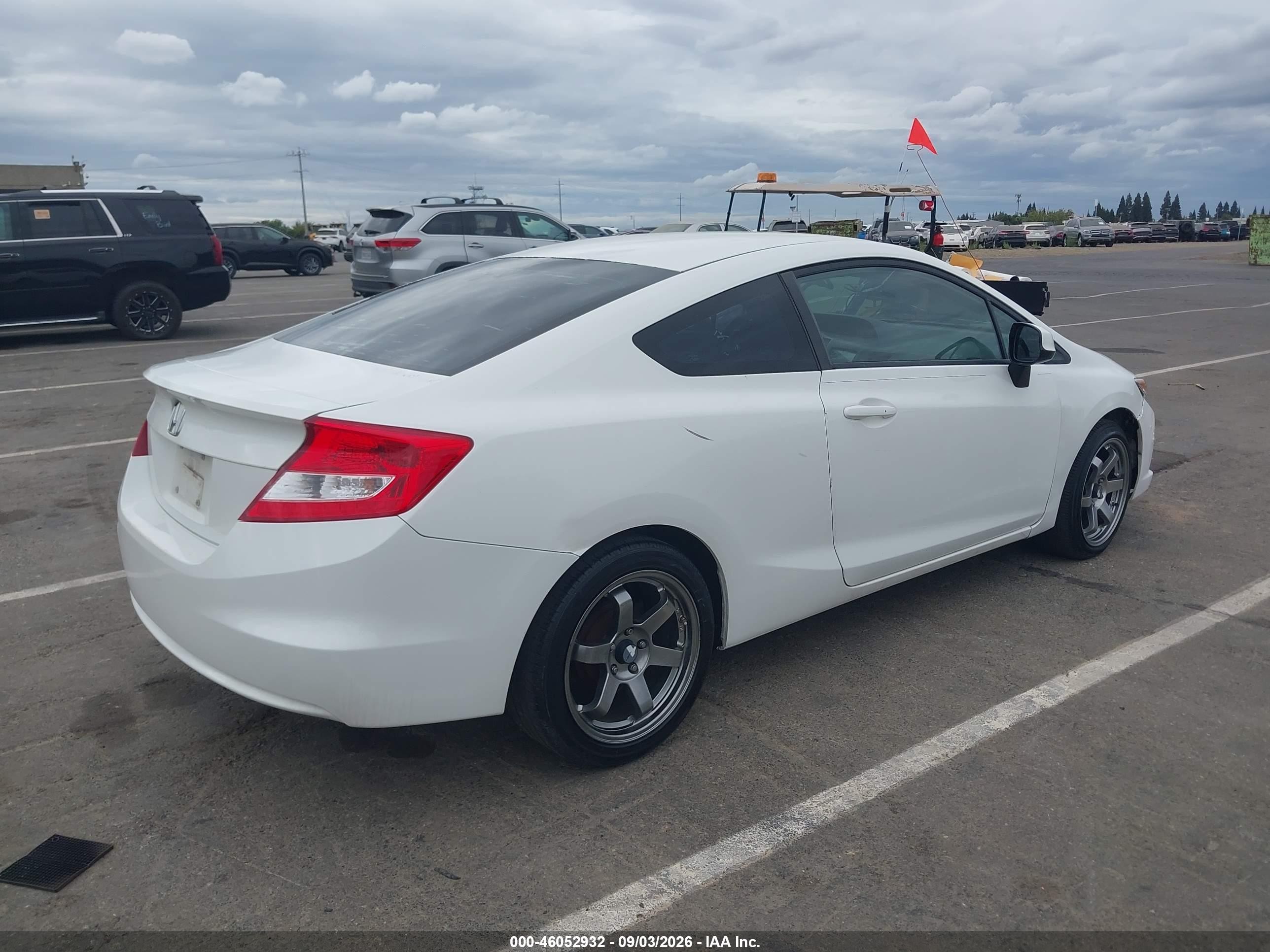 2012 Honda Civic Lx White vin: 2HGFG3B5XCH502192