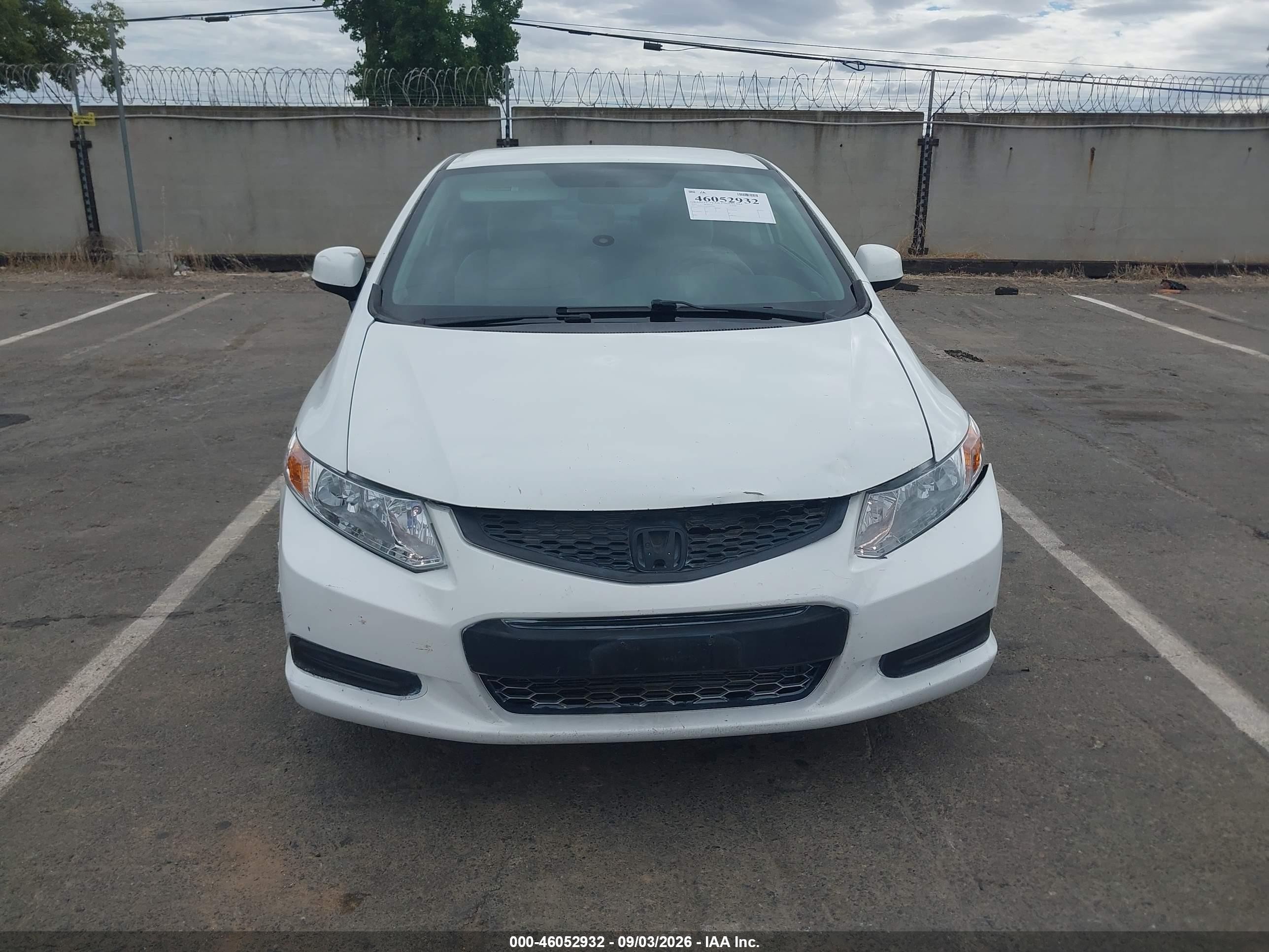 2012 Honda Civic Lx White vin: 2HGFG3B5XCH502192