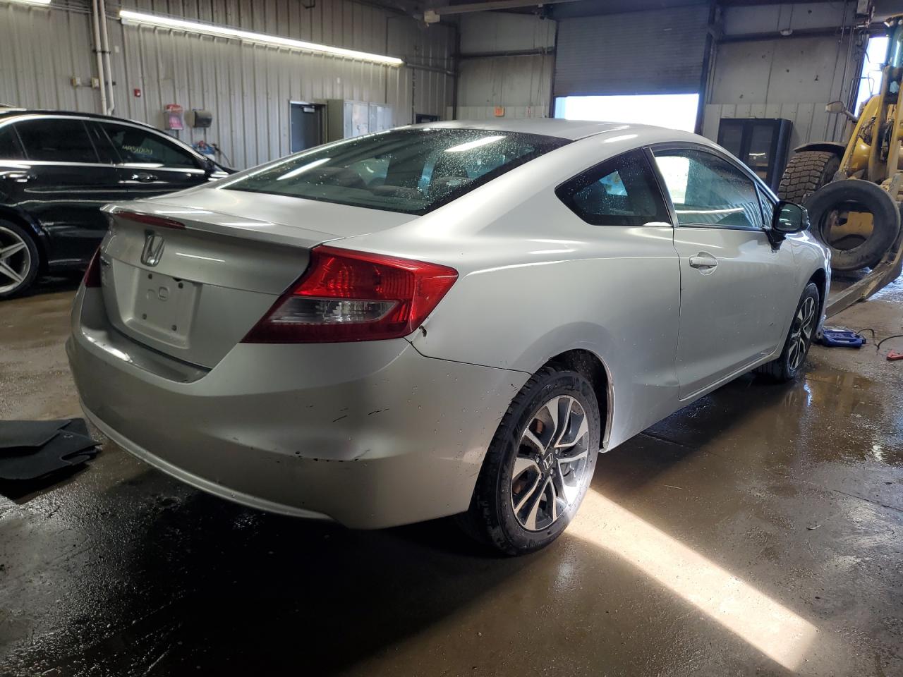 2013 Honda Civic Ex Silver vin: 2HGFG3B88DH528303 Damage: Right Qtr Panel, Dent(S) W/ Paint Dmg, 4 To 5 Inches