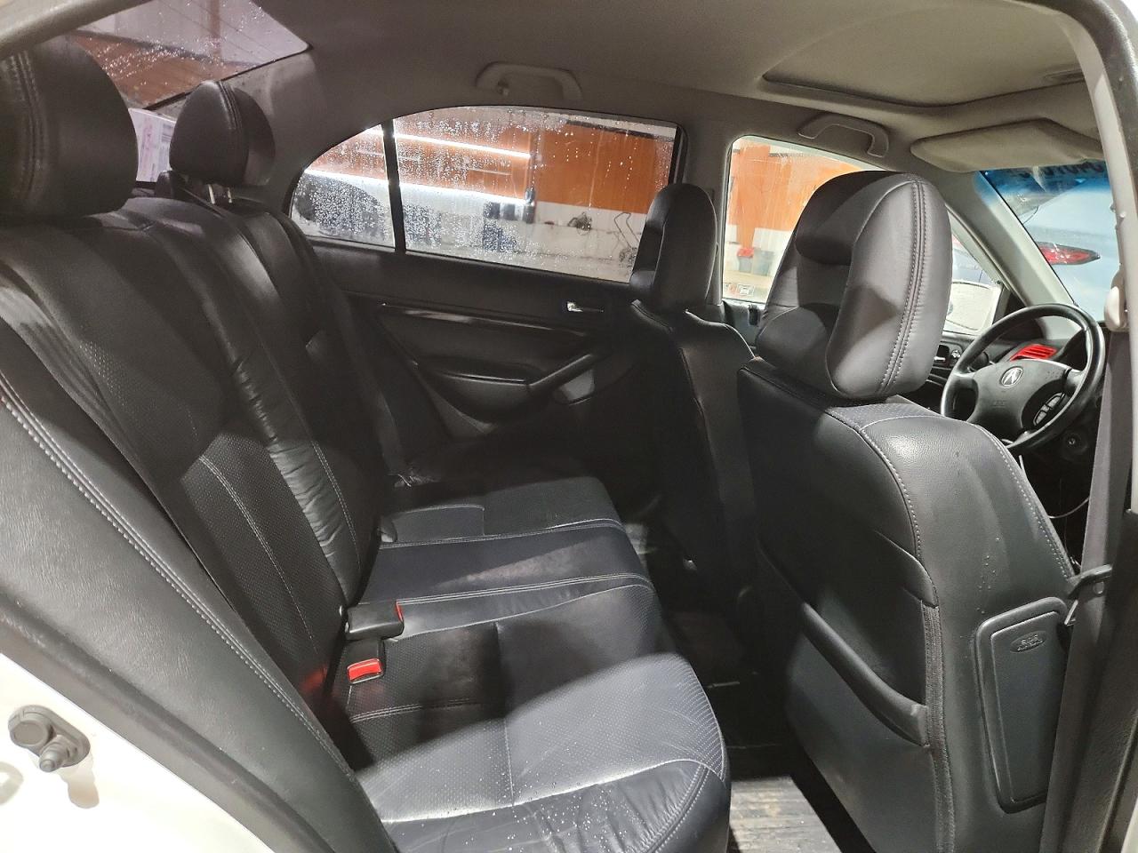 2005 Acura 1.7el Premium White vin: 2HHES36885H100345