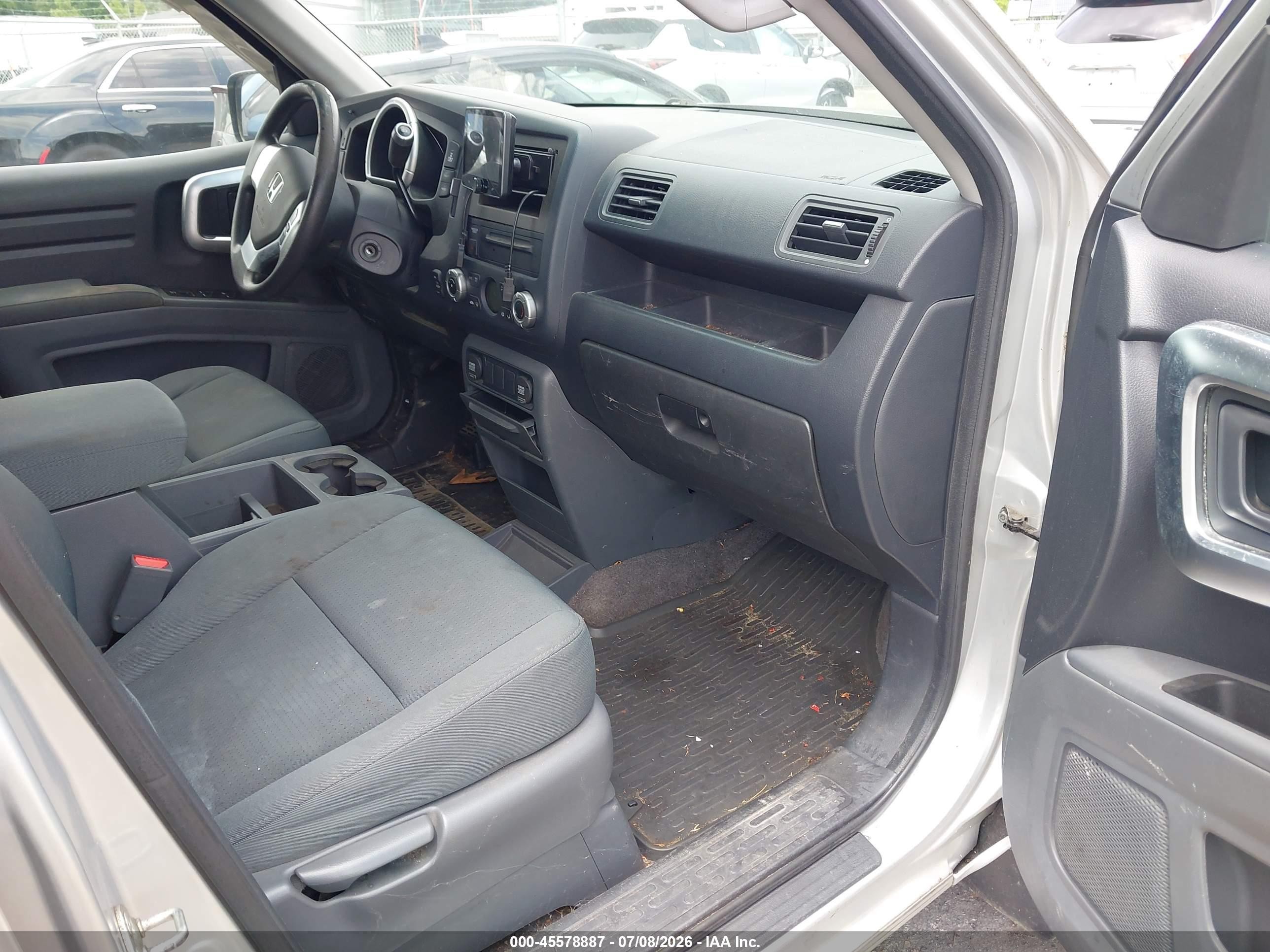2008 Honda Ridgeline Rt Silver vin: 2HJYK16218H511408