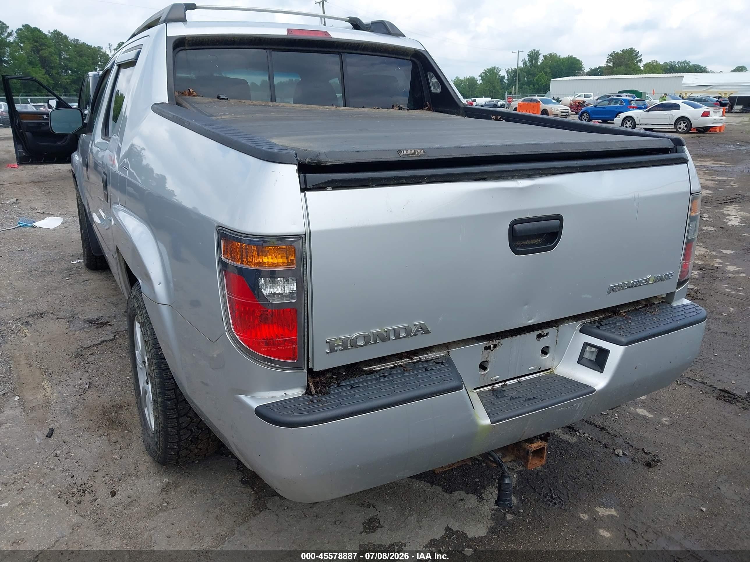 2008 Honda Ridgeline Rt Silver vin: 2HJYK16218H511408