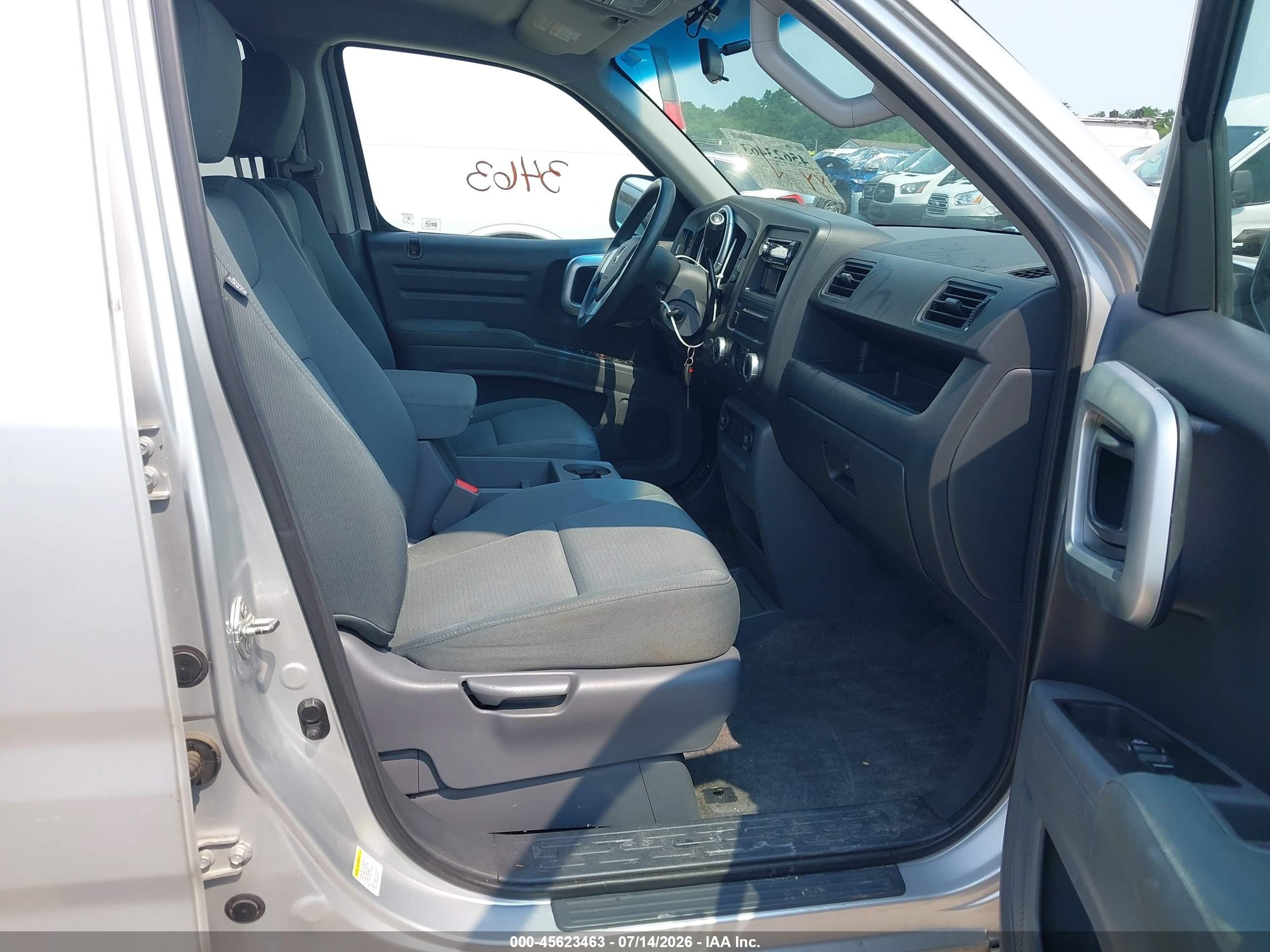 2008 Honda Ridgeline Rt Silver vin: 2HJYK16218H528581