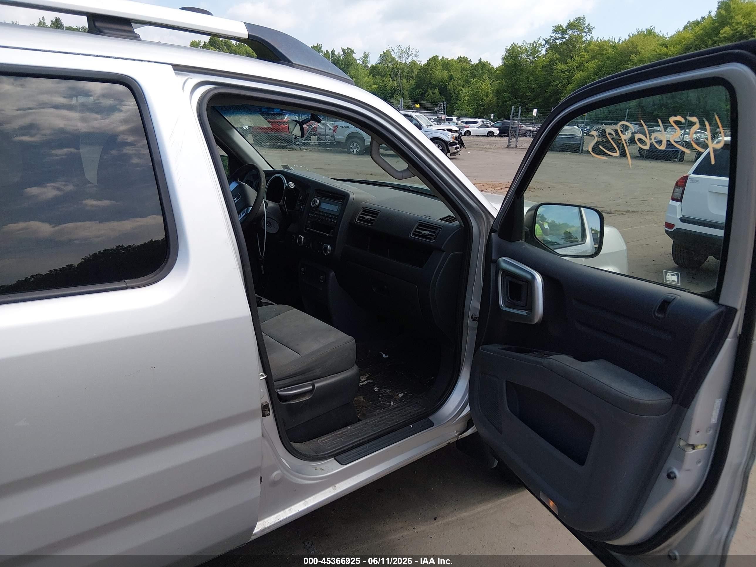 2007 Honda Ridgeline Rt Silver vin: 2HJYK16227H517331