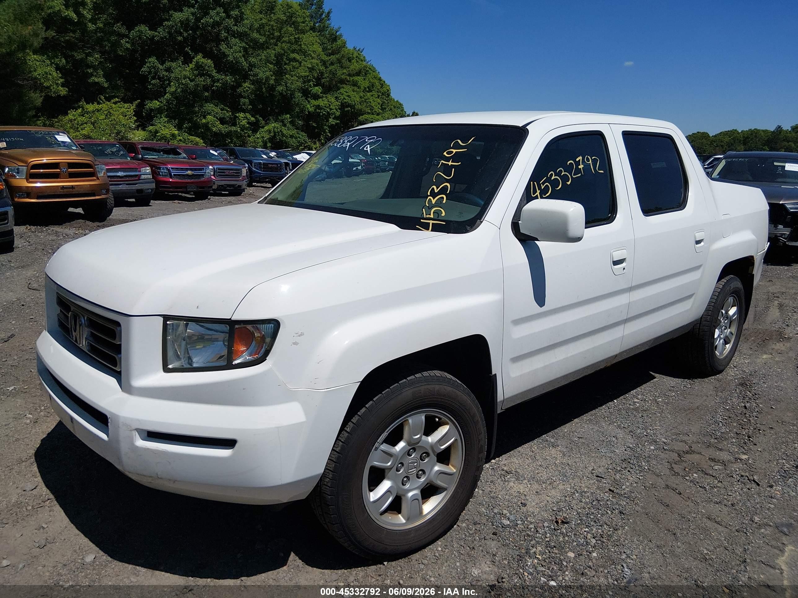 2006 Honda Ridgeline Rts White vin: 2HJYK16436H560396