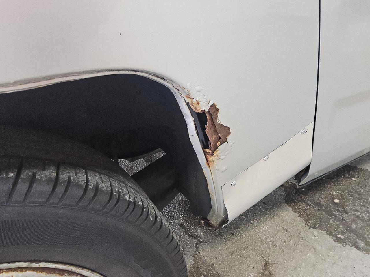 2007 Honda Ridgeline Rts Silver vin: 2HJYK16487H002514 Damage: Right Bed Side, Rust, Severe Damage