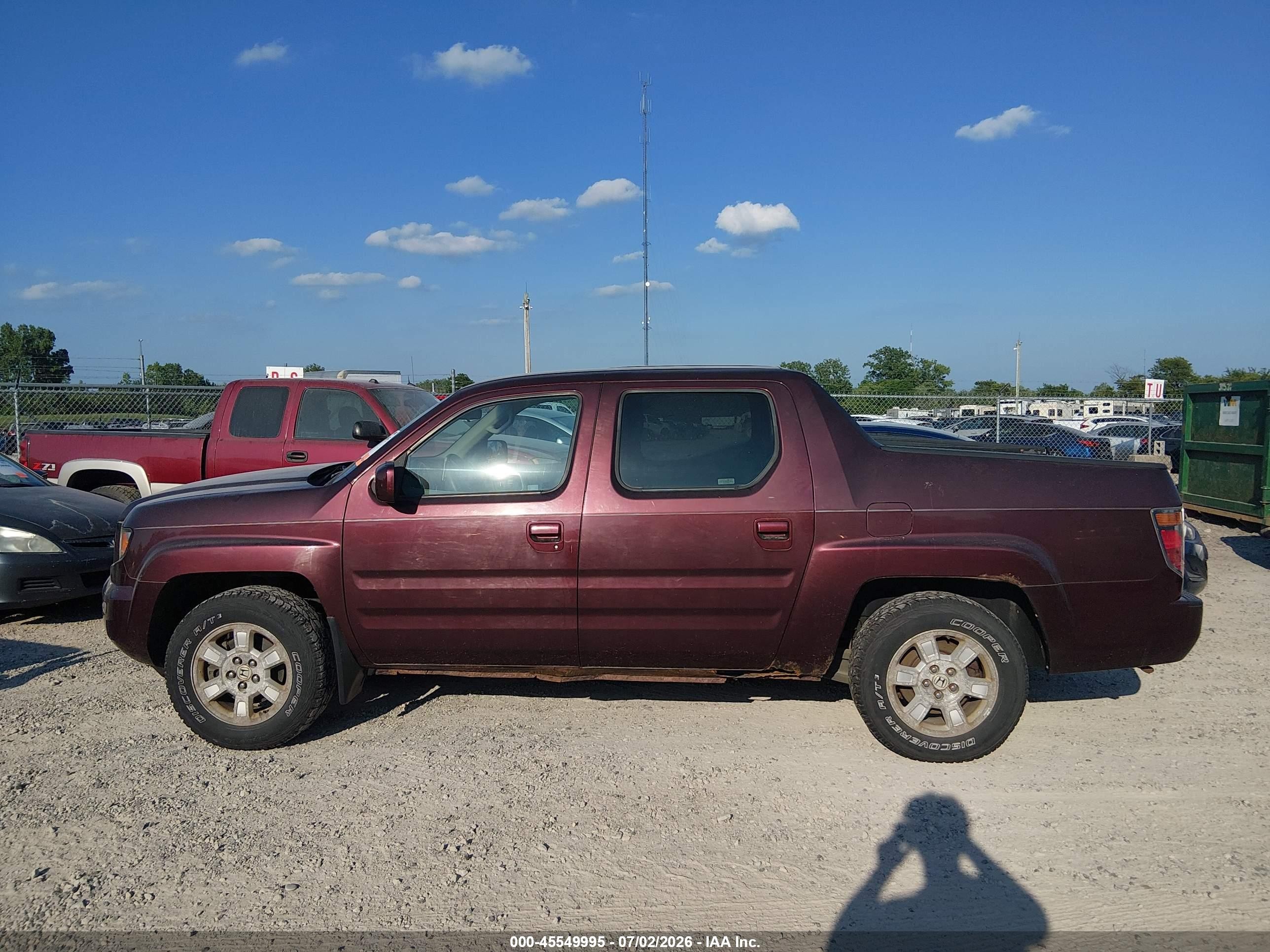 2008 Honda Ridgeline Rts Maroon vin: 2HJYK16488H504845