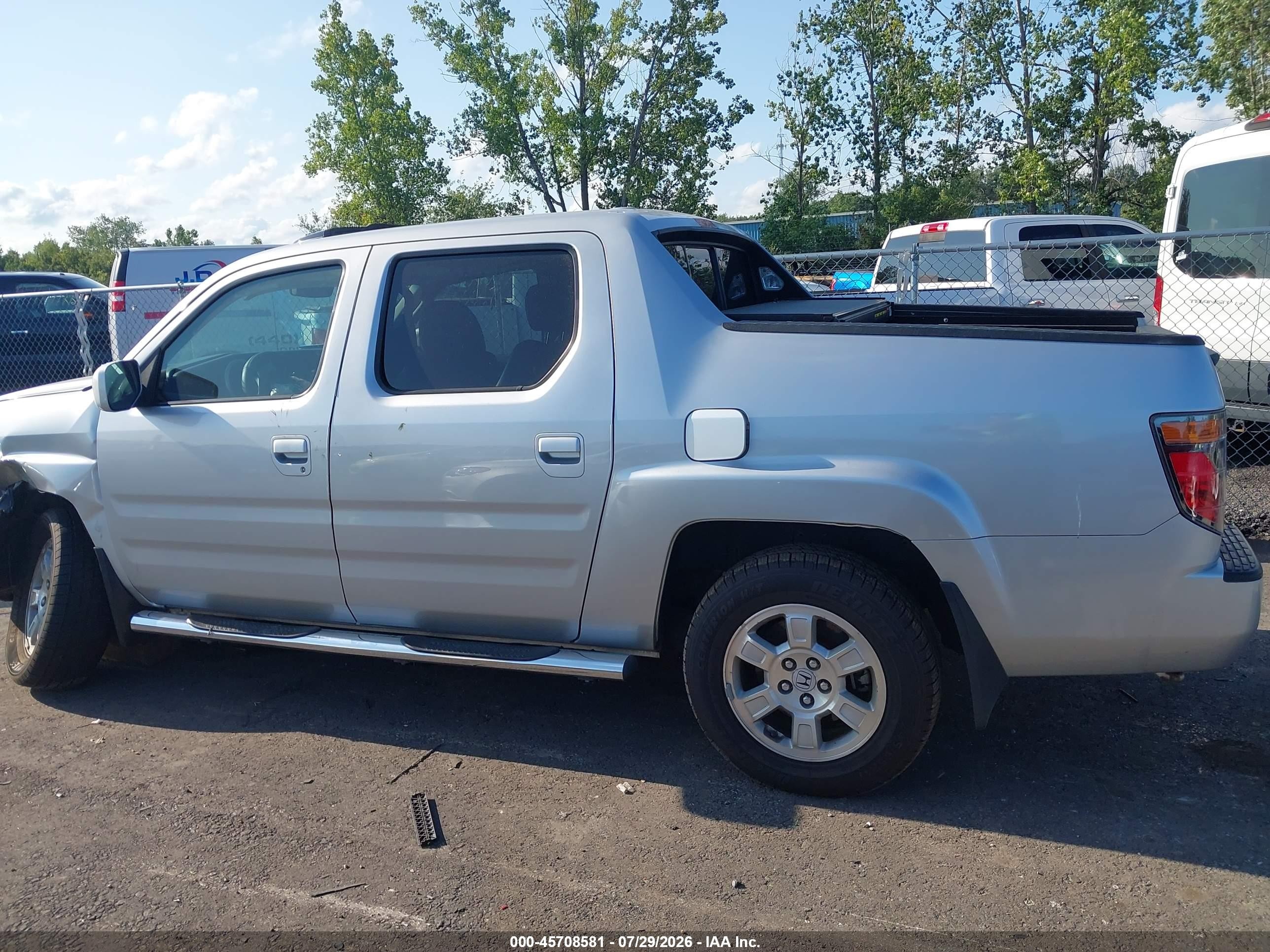 2008 Honda Ridgeline Rtl Silver vin: 2HJYK16508H506310